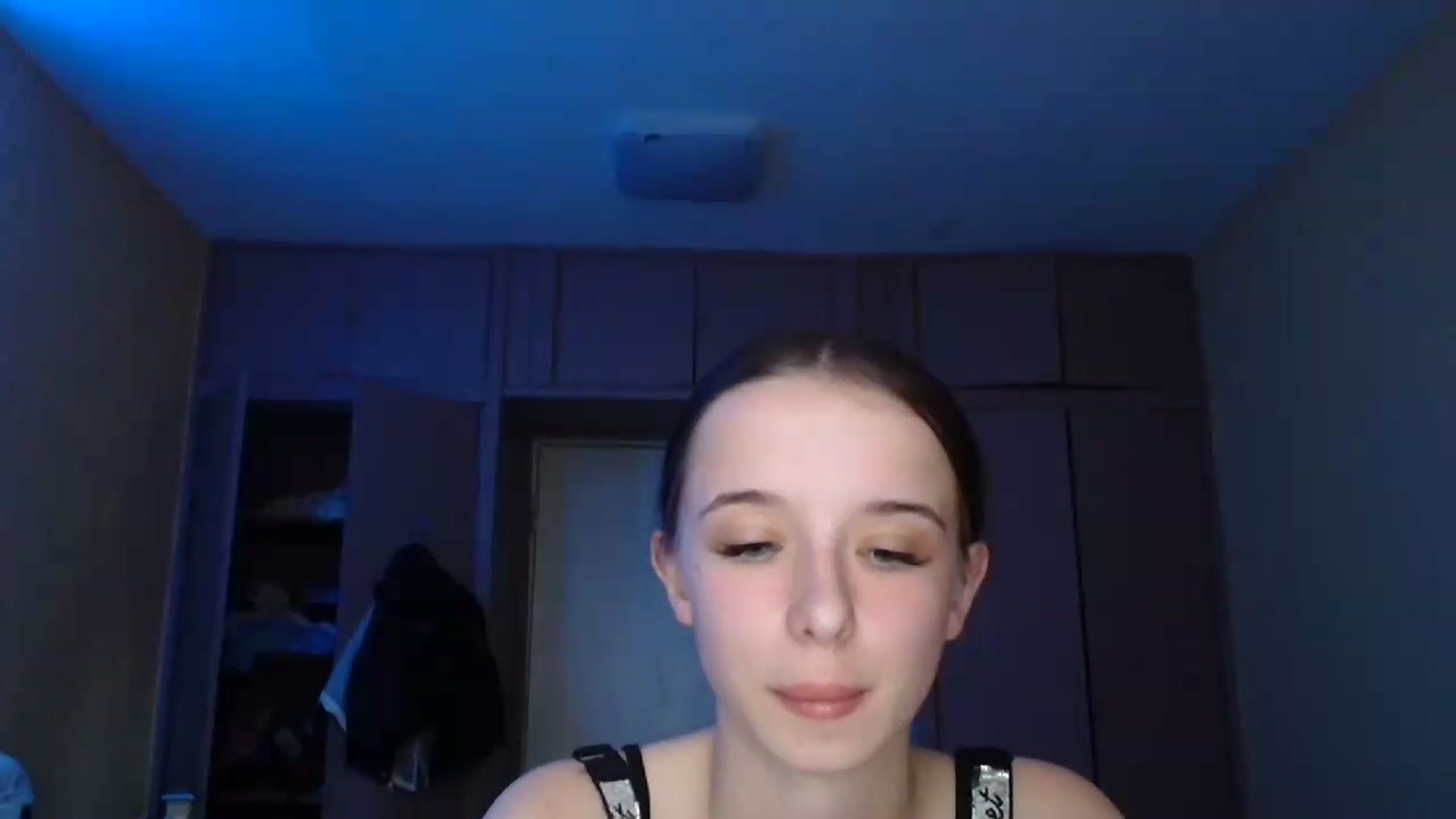 Gallery image thumbnail from CloverLake's myfreecams stream on, 06/16/2026, 14:34 image 3 of 20