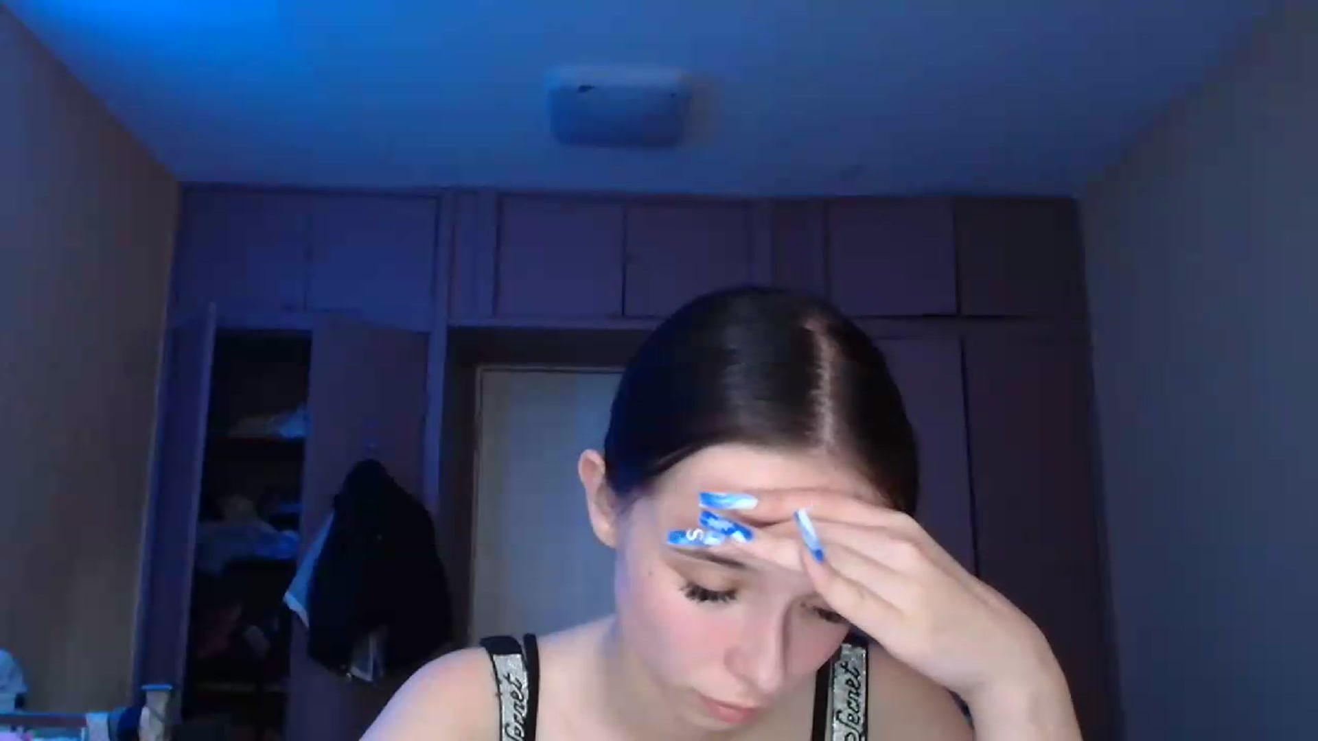 Gallery image thumbnail from CloverLake's myfreecams stream on, 06/16/2026, 14:34 image 16 of 20
