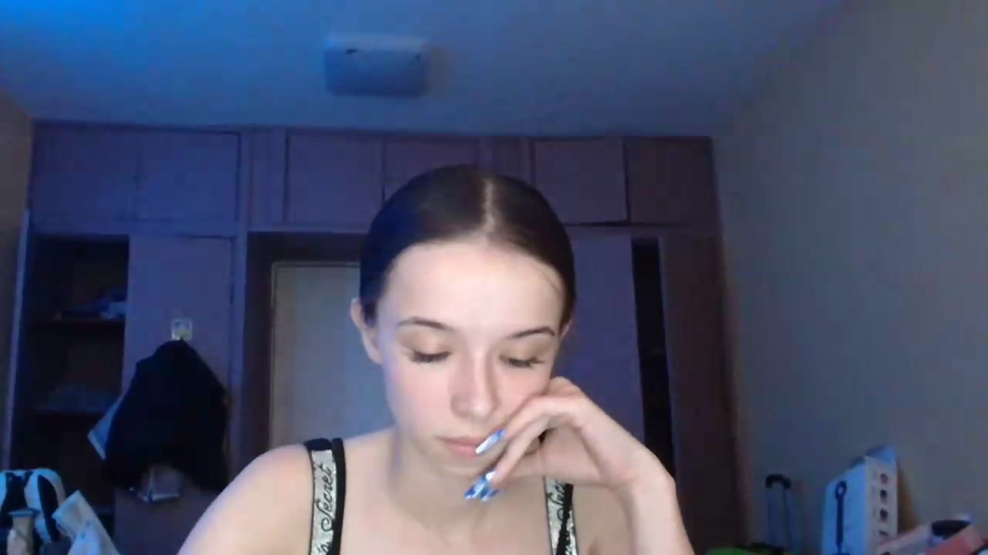 Gallery image thumbnail from CloverLake's myfreecams stream on, 06/19/2026, 08:56 image 14 of 20