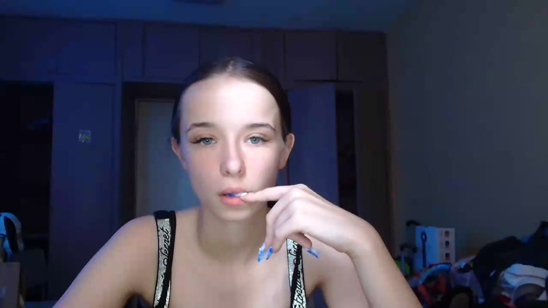 Gallery image thumbnail from CloverLake's myfreecams stream on, 06/19/2026, 11:50 image 17 of 20