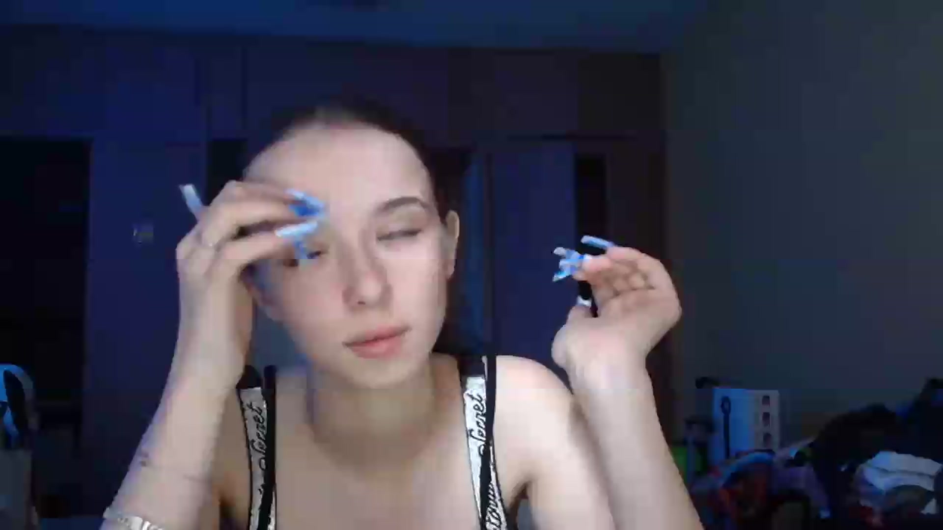 Gallery image thumbnail from CloverLake's myfreecams stream on, 06/19/2026, 11:50 image 19 of 20