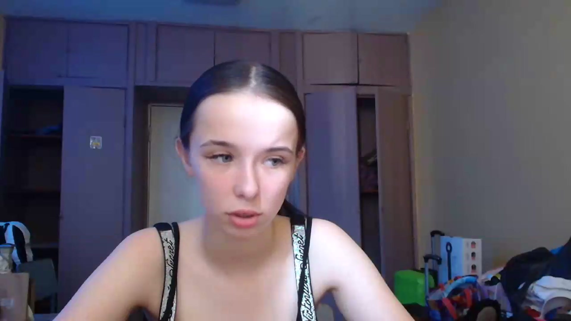 Gallery image thumbnail from CloverLake's myfreecams stream on, 06/19/2026, 11:50 image 9 of 20