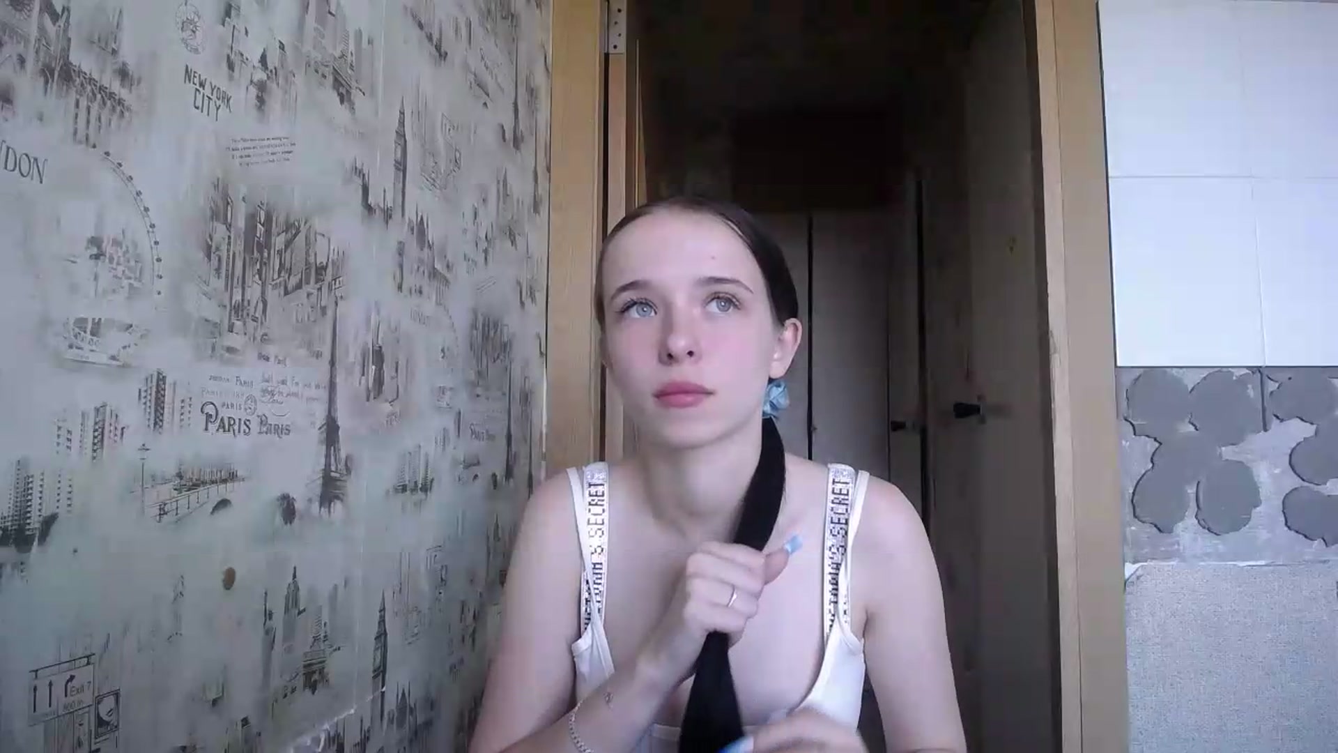 Gallery image thumbnail from CloverLake's myfreecams stream on, 06/25/2026, 09:29 image 17 of 20