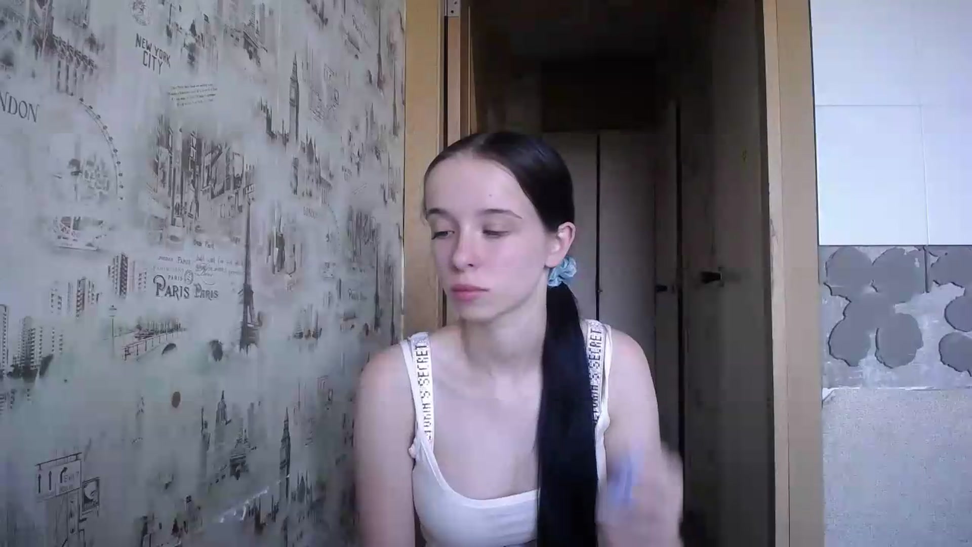 Gallery image thumbnail from CloverLake's myfreecams stream on, 06/25/2026, 10:11 image 16 of 20