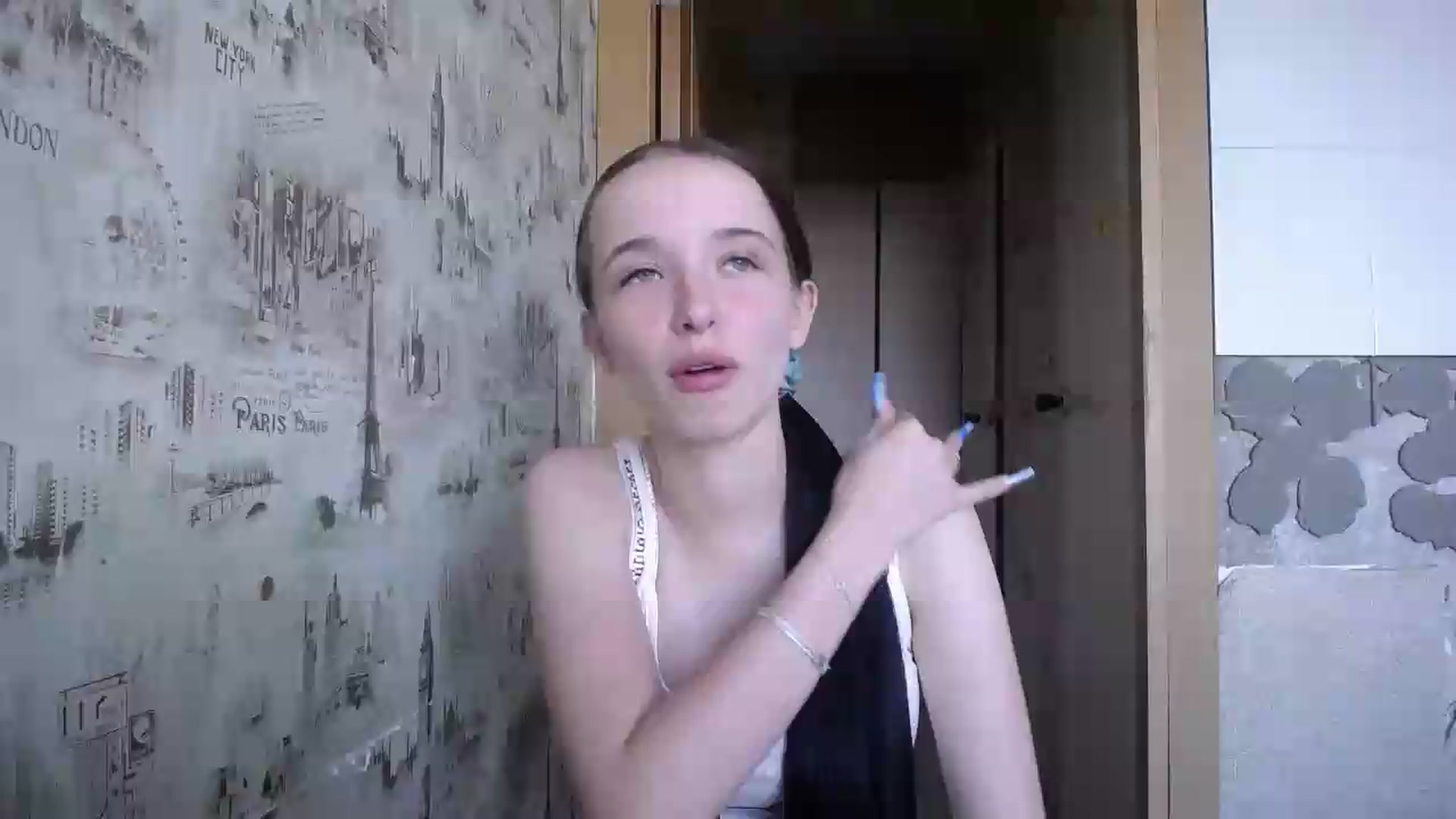 Gallery image thumbnail from CloverLake's myfreecams stream on, 06/25/2026, 10:11 image 1 of 20