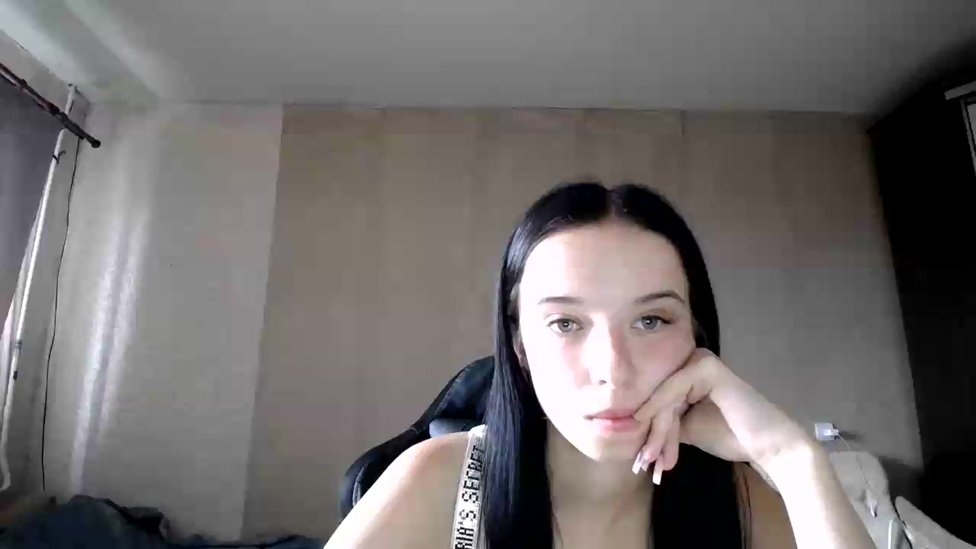 Gallery image thumbnail from CloverLake's myfreecams stream on, 07/28/2026, 07:40 image 15 of 20