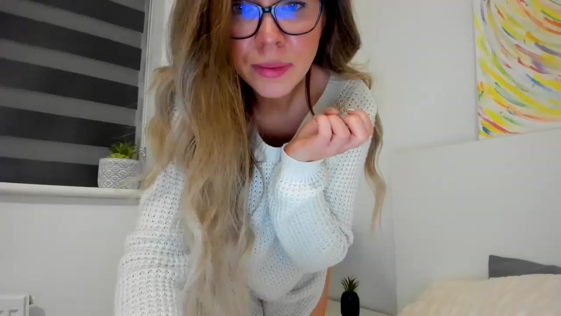 Gallery image thumbnail from CloverWinfred's myfreecams stream on, 11/20/2022, 01:55 image 3 of 20