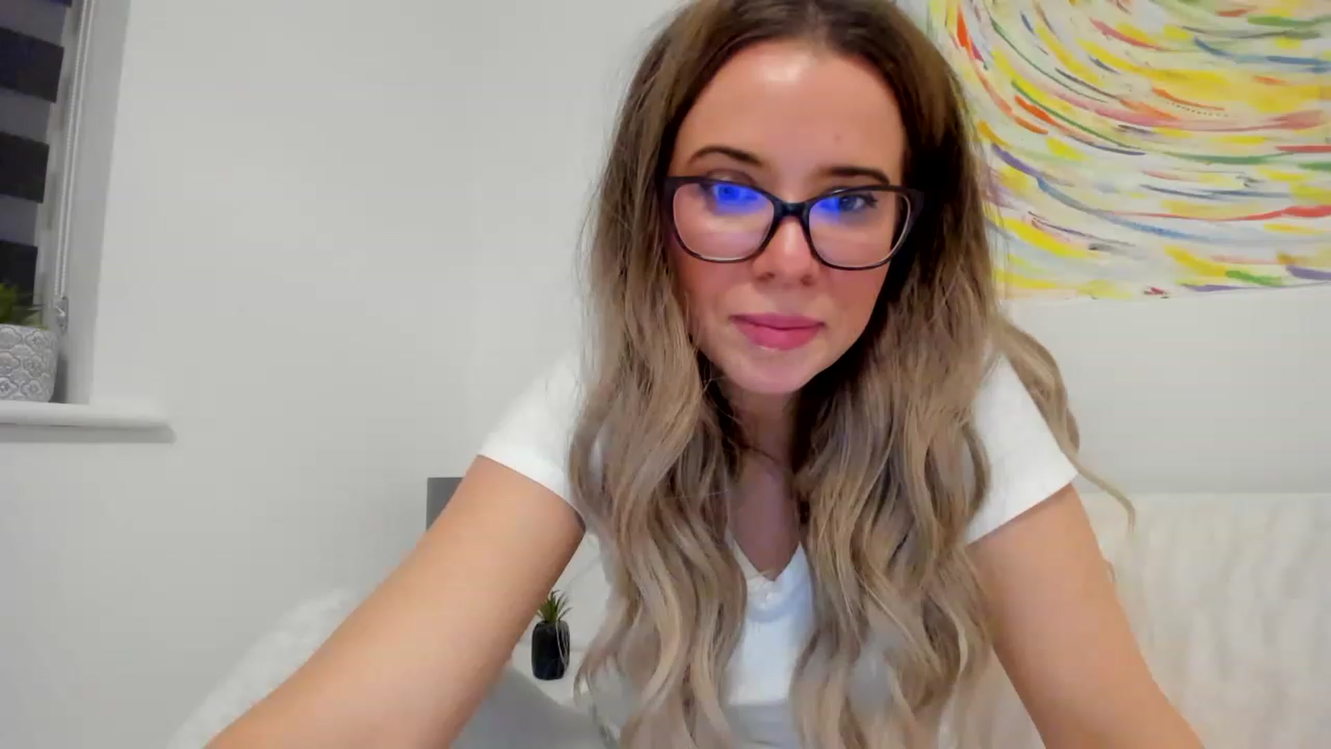 Gallery image thumbnail from CloverWinfred's myfreecams stream on, 11/27/2022, 01:27 image 16 of 20