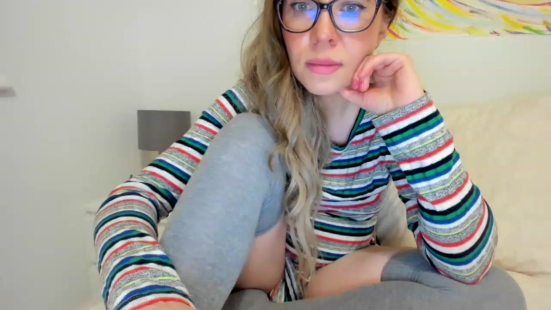 Gallery image thumbnail from CloverWinfred's myfreecams stream on, 12/18/2022, 02:09 image 19 of 20