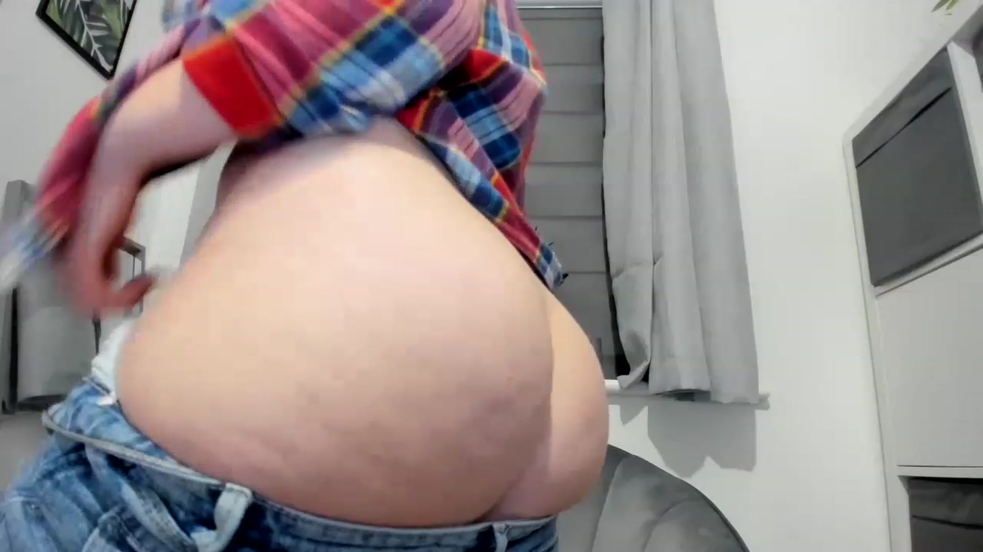 Gallery image thumbnail from CloverWinfred's myfreecams stream on, 12/29/2022, 24:49 image 6 of 20