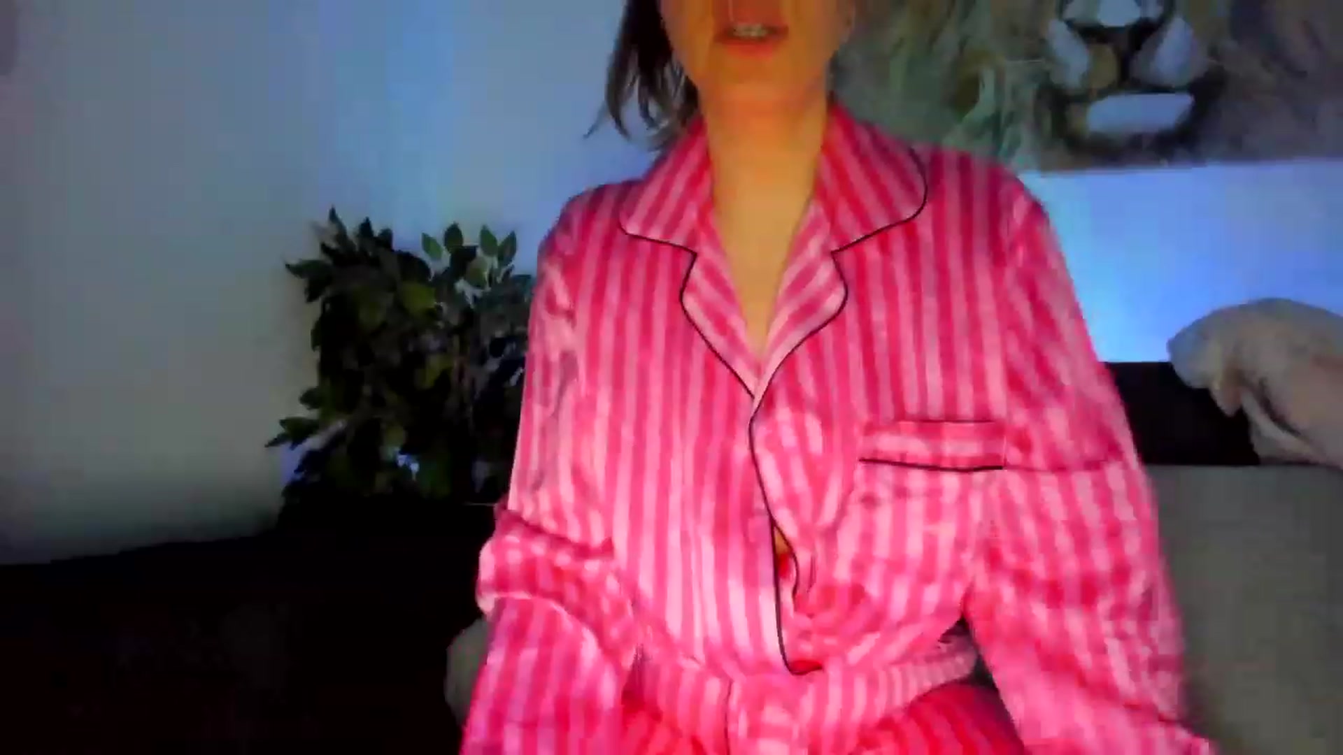 Gallery image thumbnail from CloverWinfred's myfreecams stream on, 01/03/2023, 03:44 image 13 of 20