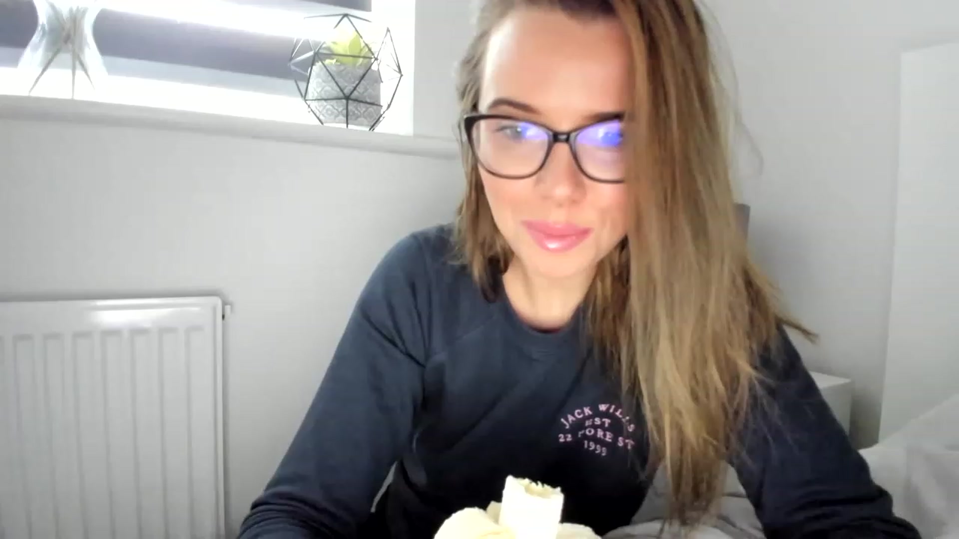 Gallery image thumbnail from CloverWinfred's myfreecams stream on, 01/25/2023, 13:12 image 17 of 20