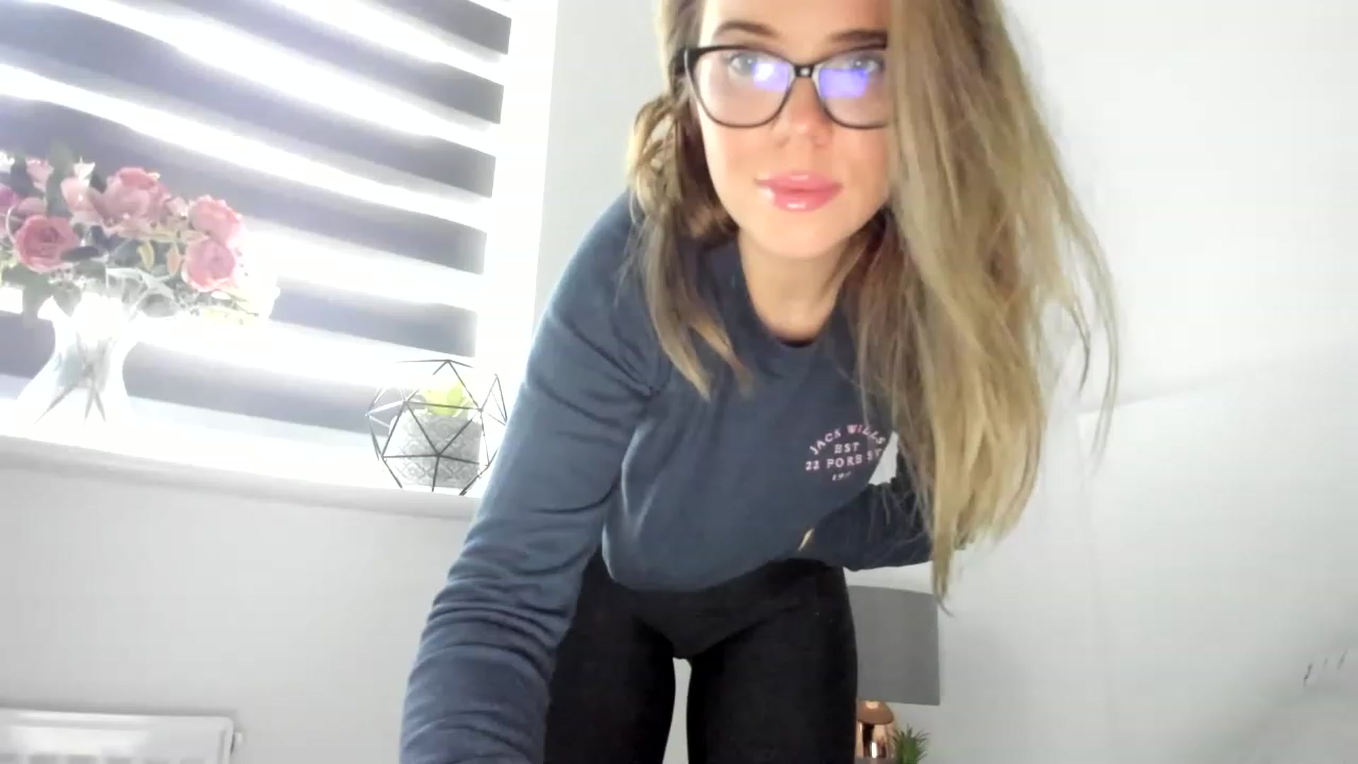 Gallery image thumbnail from CloverWinfred's myfreecams stream on, 01/25/2023, 13:12 image 3 of 20
