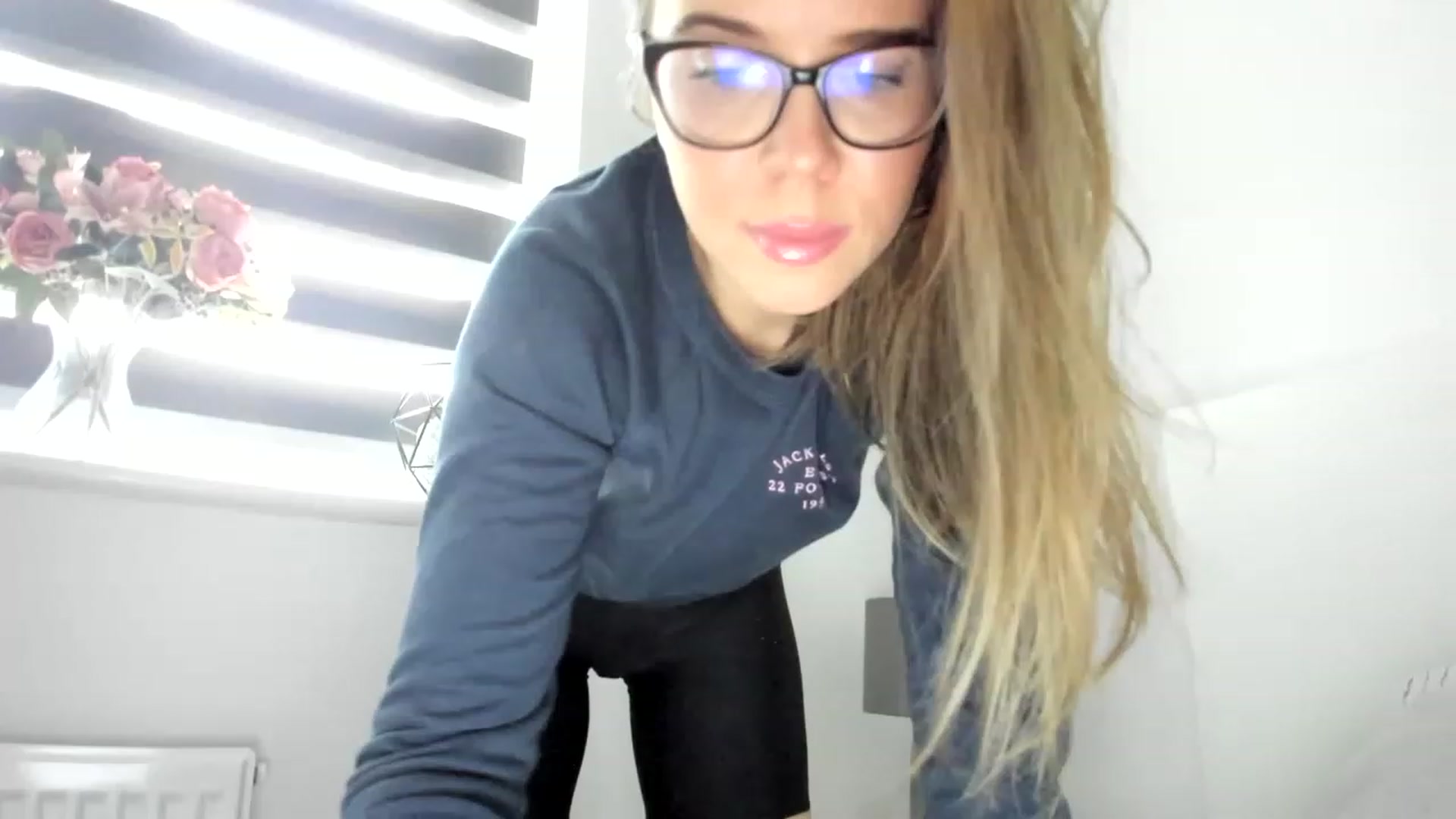 Gallery image thumbnail from CloverWinfred's myfreecams stream on, 01/25/2023, 13:12 image 5 of 20