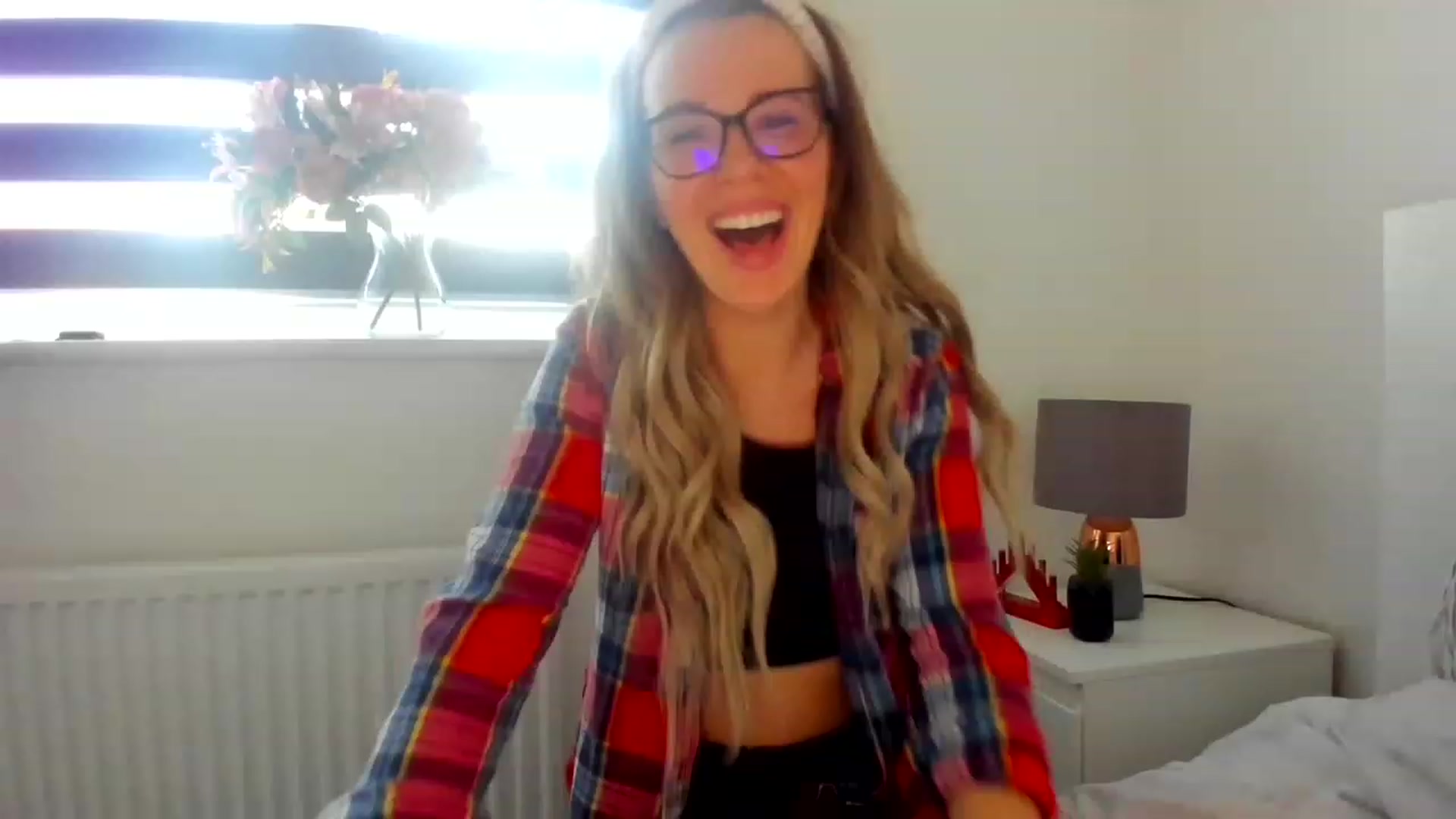 Gallery image thumbnail from CloverWinfred's myfreecams stream on, 02/19/2023, 16:39 image 2 of 20
