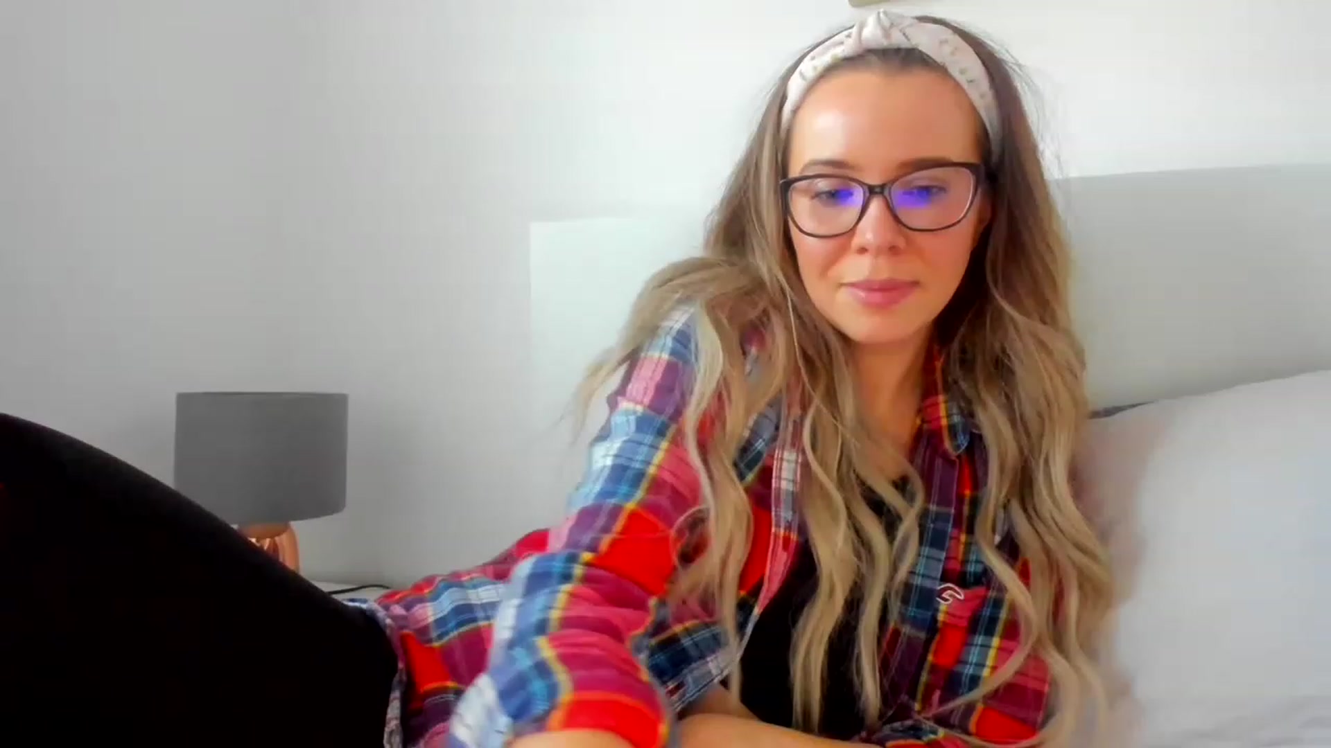 Gallery image thumbnail from CloverWinfred's myfreecams stream on, 02/19/2023, 16:39 image 15 of 20