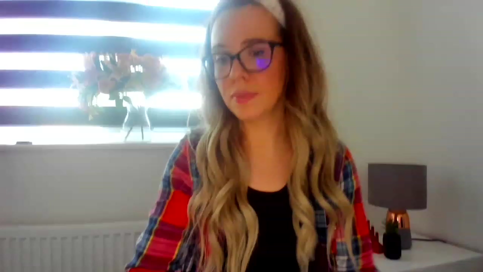 Gallery image thumbnail from CloverWinfred's myfreecams stream on, 02/19/2023, 16:39 image 10 of 20