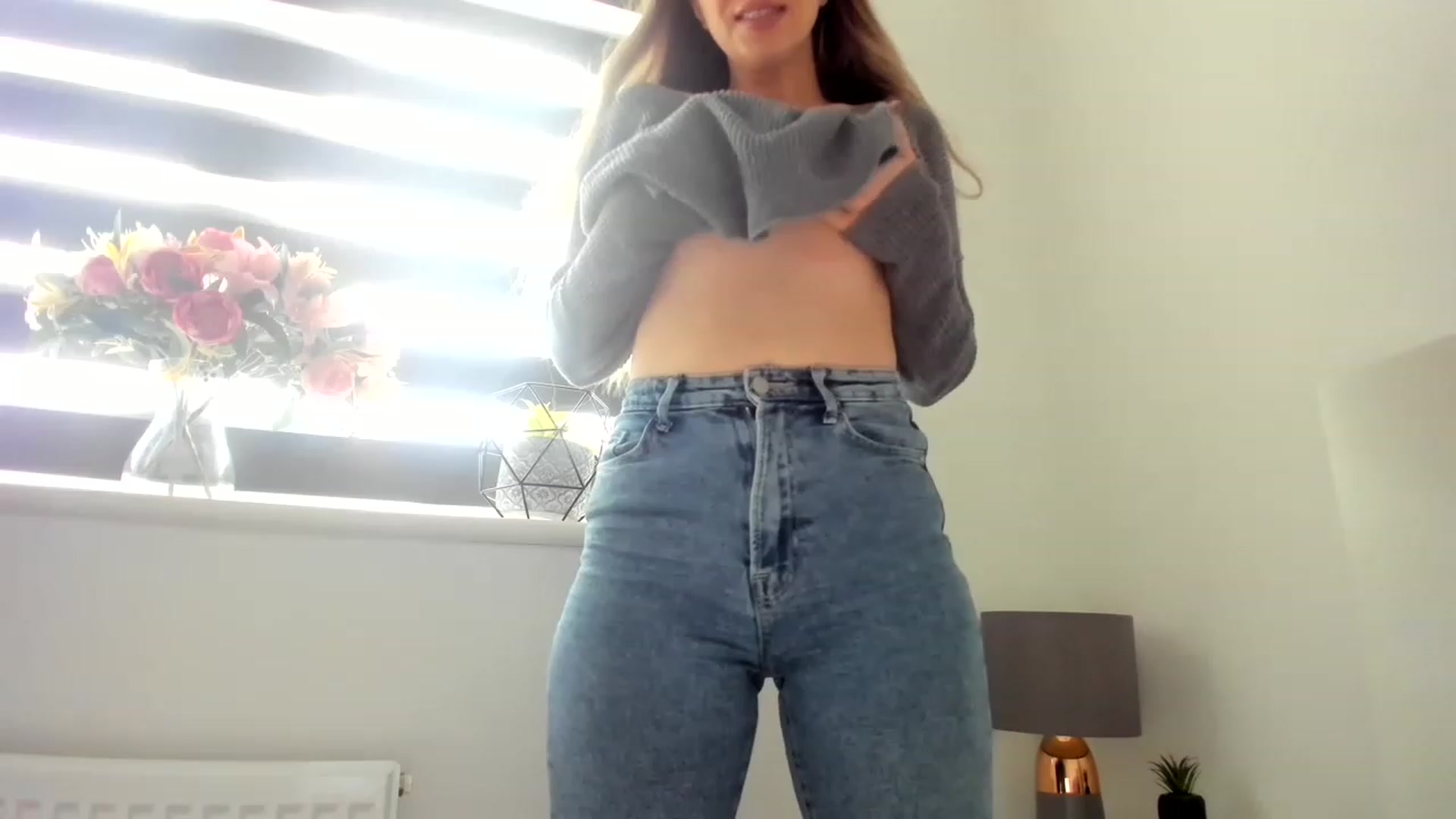 Gallery image thumbnail from CloverWinfred's myfreecams stream on, 03/13/2023, 14:15 image 7 of 20