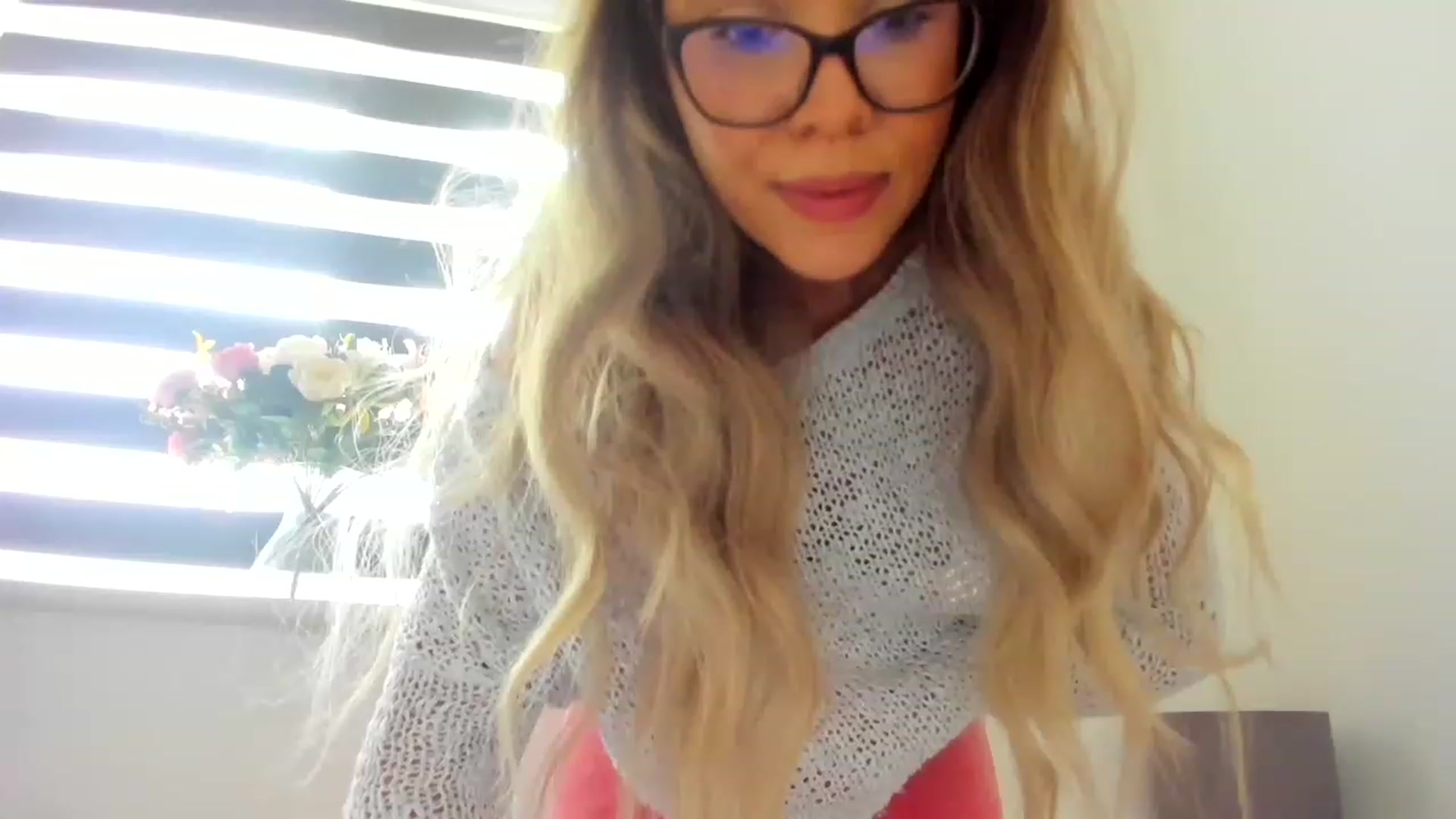 Gallery image thumbnail from CloverWinfred's myfreecams stream on, 03/19/2023, 17:23 image 3 of 20