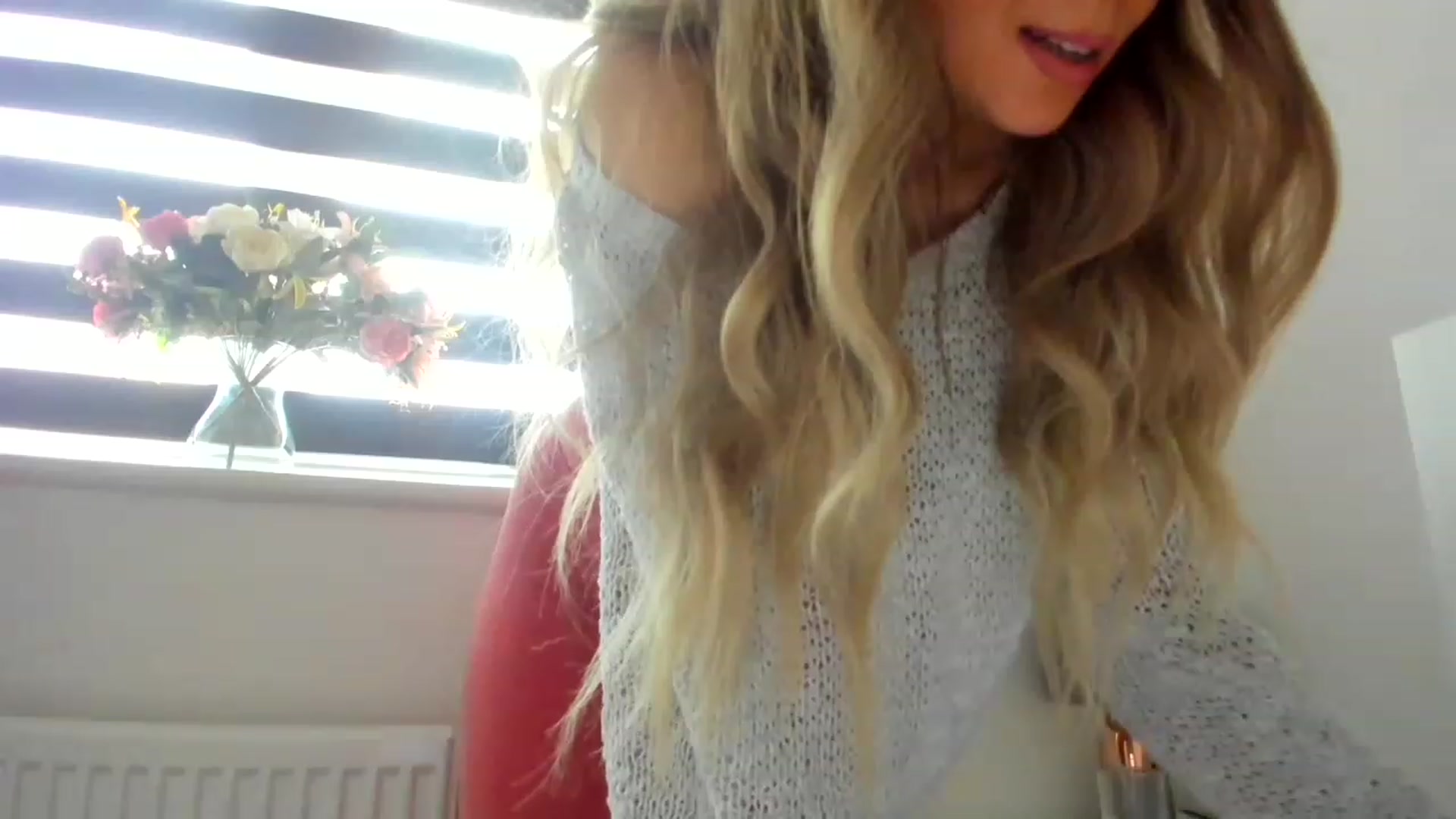Gallery image thumbnail from CloverWinfred's myfreecams stream on, 03/19/2023, 17:23 image 19 of 20
