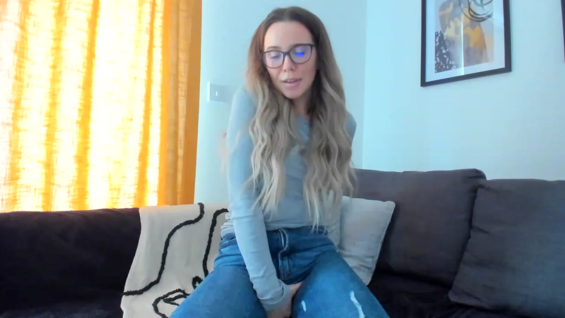 Gallery image thumbnail from CloverWinfred's myfreecams stream on, 03/22/2023, 12:51 image 13 of 20