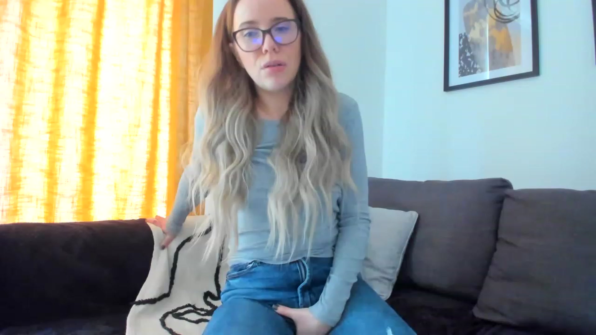Gallery image thumbnail from CloverWinfred's myfreecams stream on, 03/22/2023, 12:51 image 15 of 20