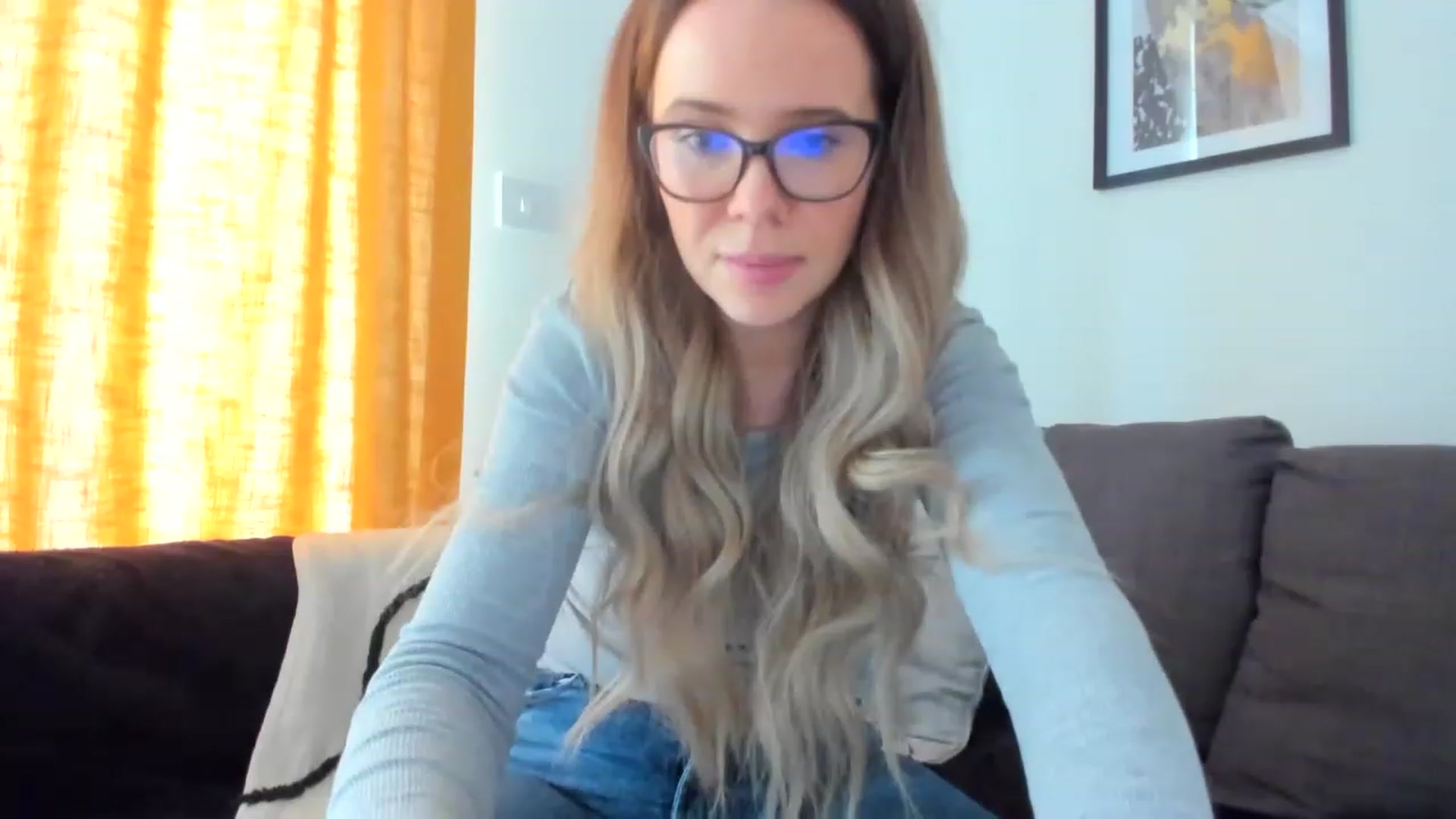Gallery image thumbnail from CloverWinfred's myfreecams stream on, 03/22/2023, 12:51 image 16 of 20