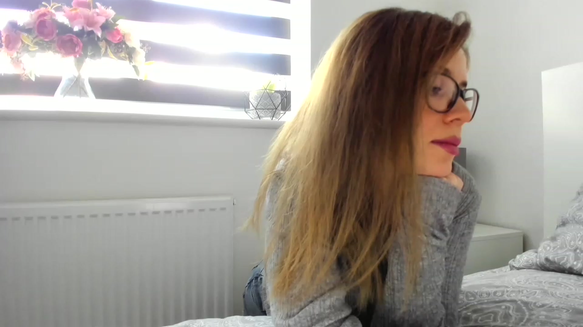 Gallery image thumbnail from CloverWinfred's myfreecams stream on, 04/07/2023, 15:28 image 4 of 20