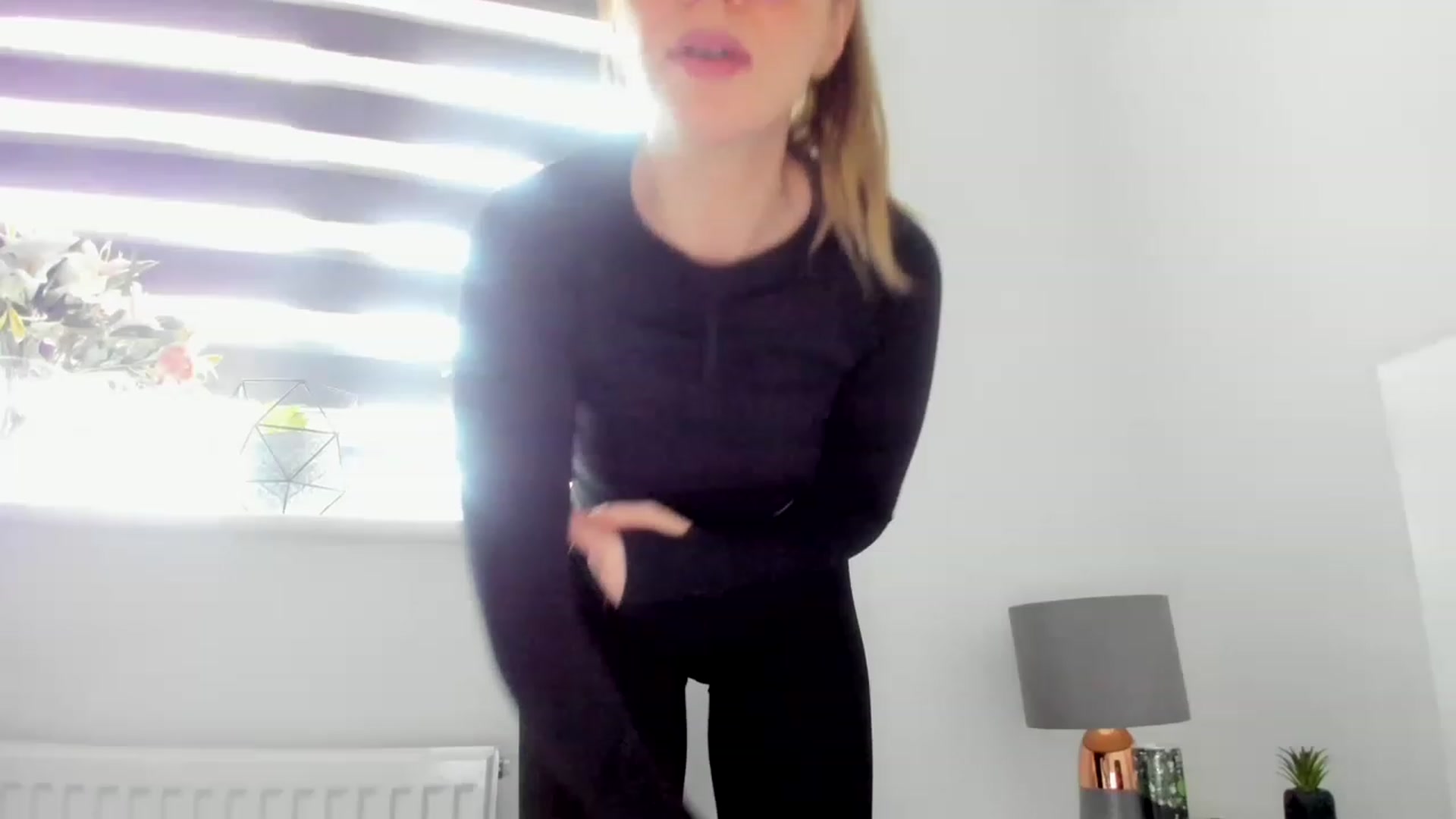 Gallery image thumbnail from CloverWinfred's myfreecams stream on, 05/08/2023, 12:50 image 4 of 20