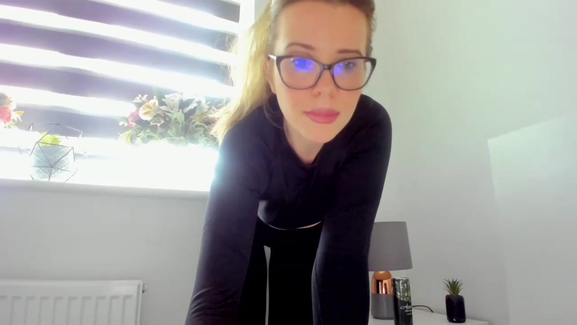 Gallery image thumbnail from CloverWinfred's myfreecams stream on, 05/08/2023, 12:50 image 8 of 20