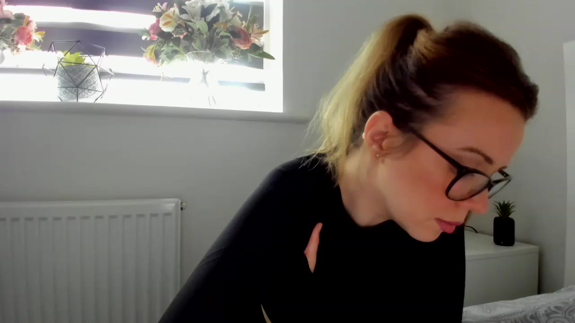 Gallery image thumbnail from CloverWinfred's myfreecams stream on, 05/08/2023, 12:50 image 18 of 20
