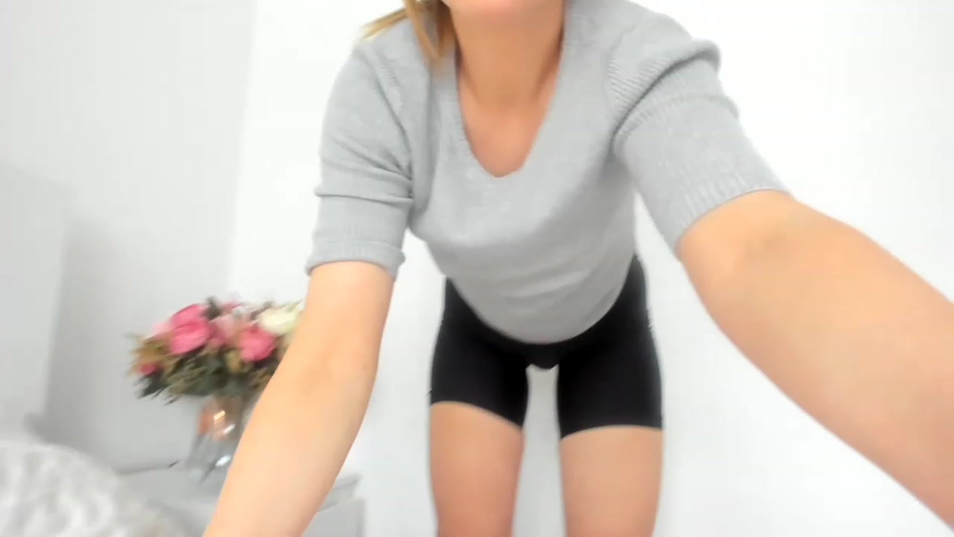 Gallery image thumbnail from CloverWinfred's myfreecams stream on, 05/19/2023, 12:29 image 12 of 20