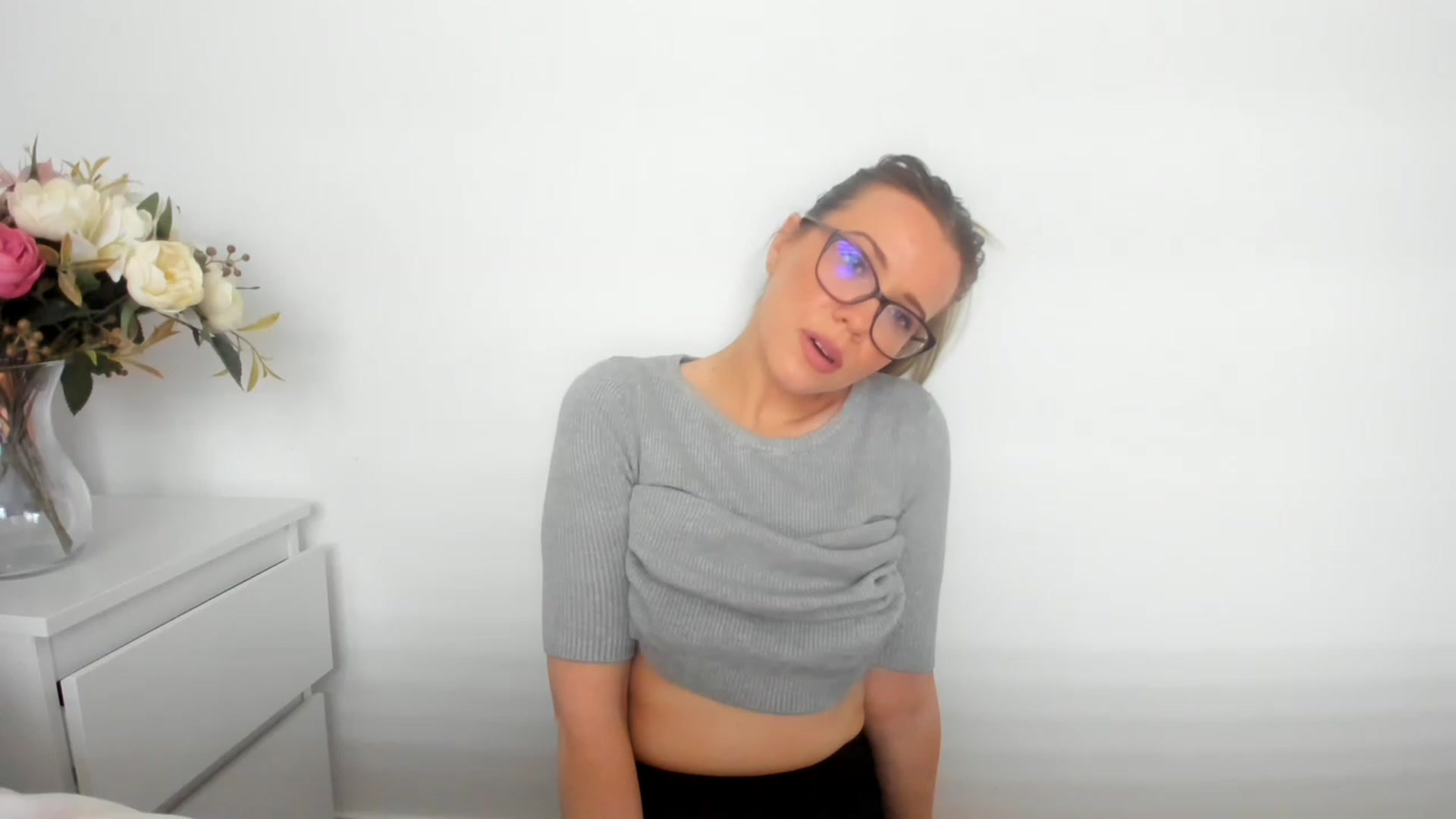 Gallery image thumbnail from CloverWinfred's myfreecams stream on, 05/19/2023, 12:29 image 10 of 20