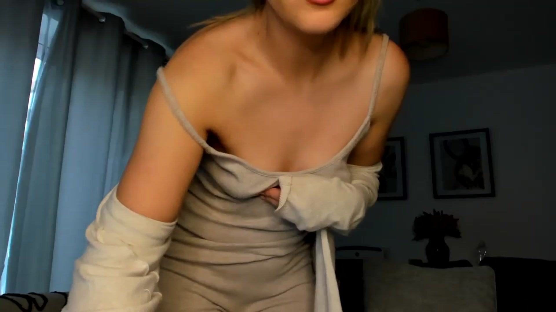 Gallery image thumbnail from CloverWinfred's myfreecams stream on, 07/30/2023, 16:44 image 7 of 20