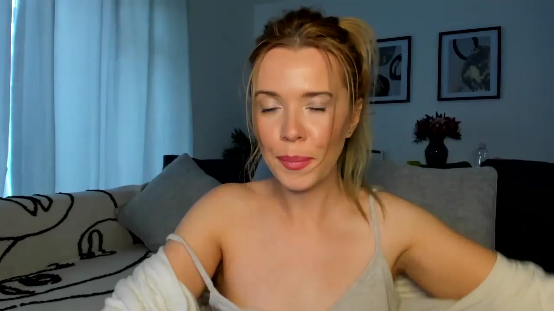 Gallery image thumbnail from CloverWinfred's myfreecams stream on, 07/30/2023, 16:44 image 1 of 20