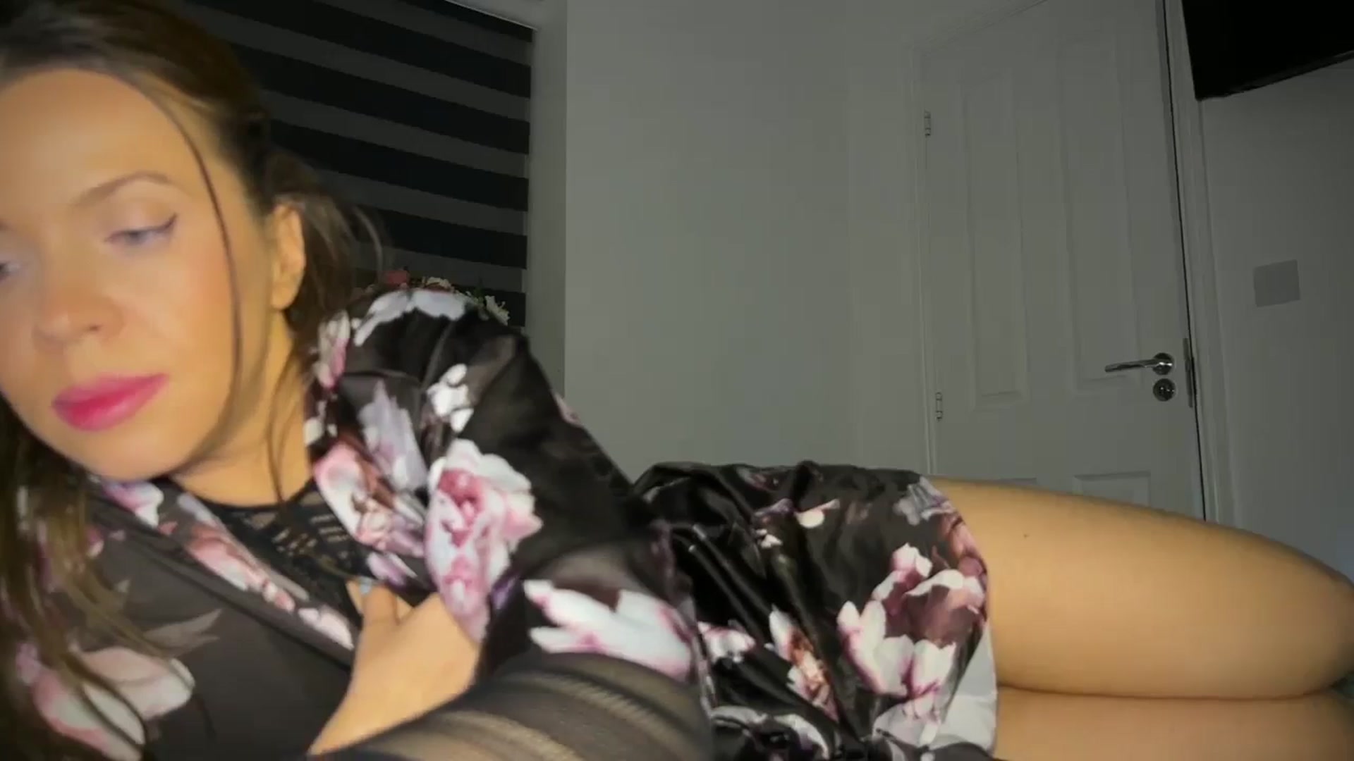 Gallery image thumbnail from CloverWinfred's myfreecams stream on, 03/31/2024, 24:23 image 15 of 20