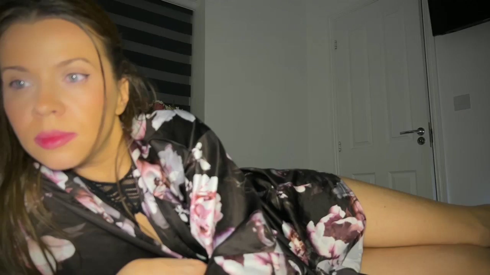 Gallery image thumbnail from CloverWinfred's myfreecams stream on, 03/31/2024, 24:23 image 18 of 20