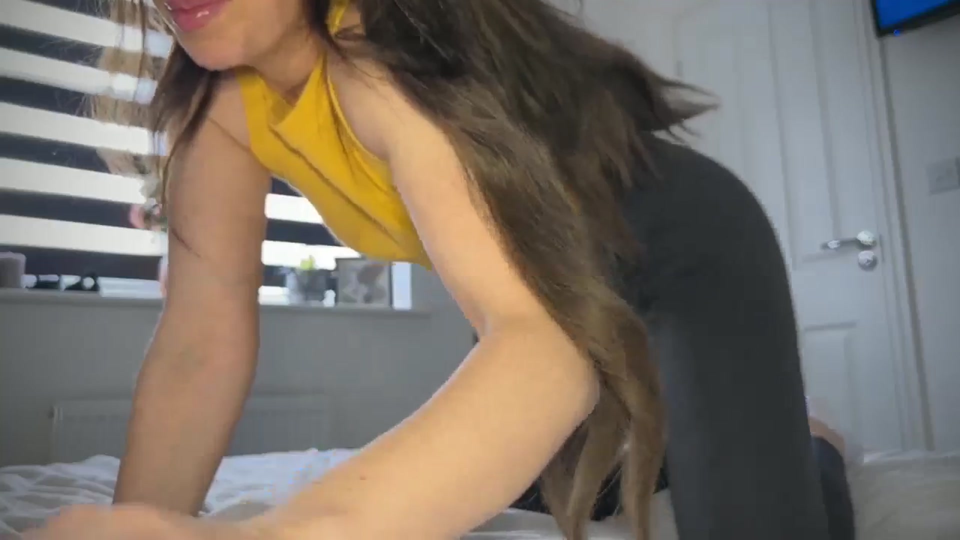 Gallery image thumbnail from CloverWinfred's myfreecams stream on, 05/04/2024, 15:56 image 3 of 20
