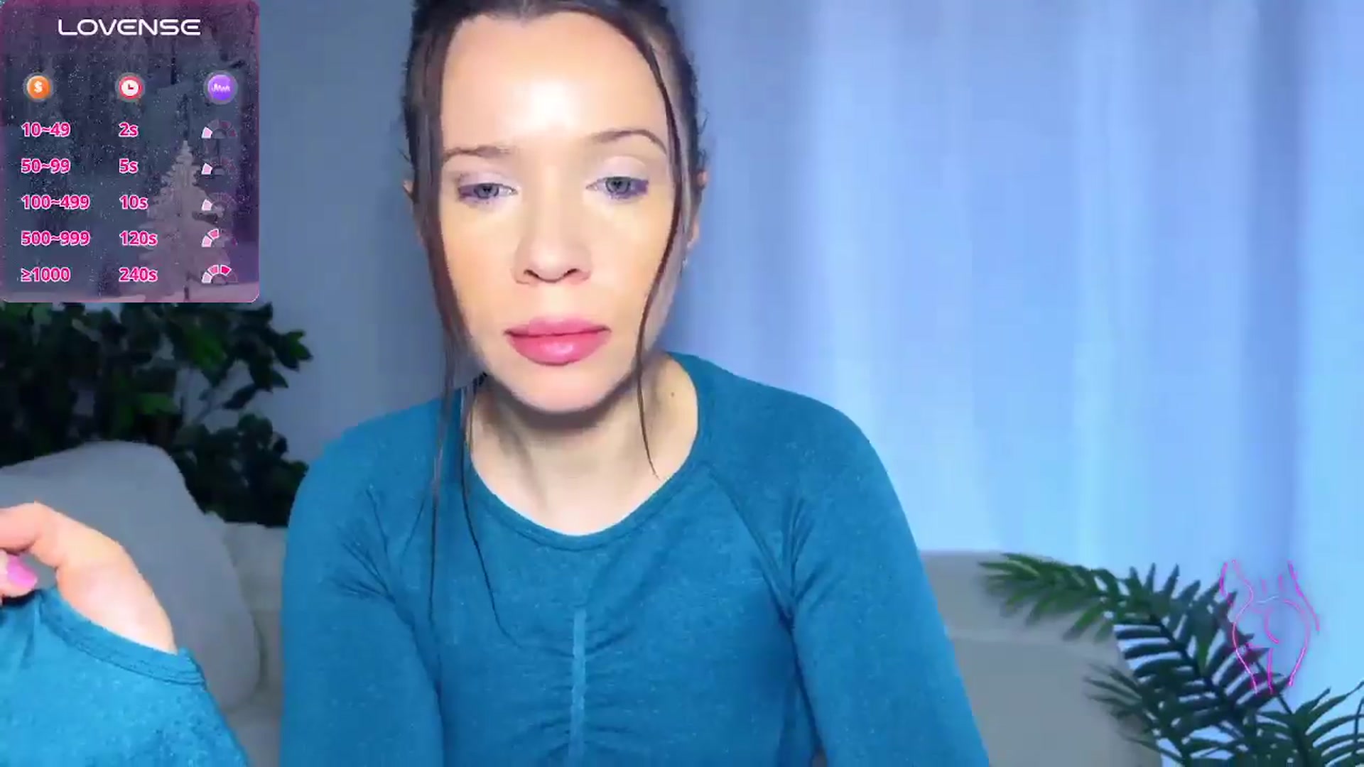 Gallery image thumbnail from CloverWinfred's myfreecams stream on, 12/16/2024, 12:01 image 6 of 20