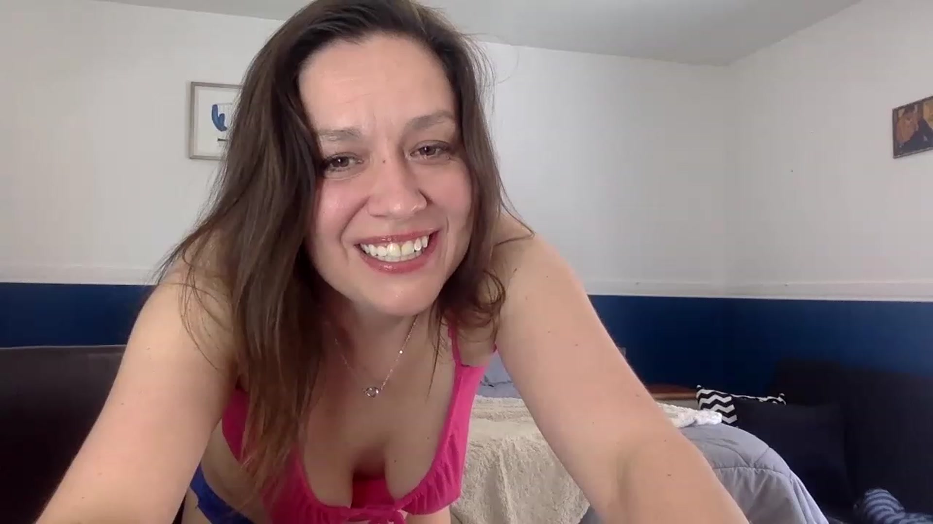 Gallery image thumbnail from CndMilf's myfreecams stream on, 03/19/2023, 19:16 image 5 of 20