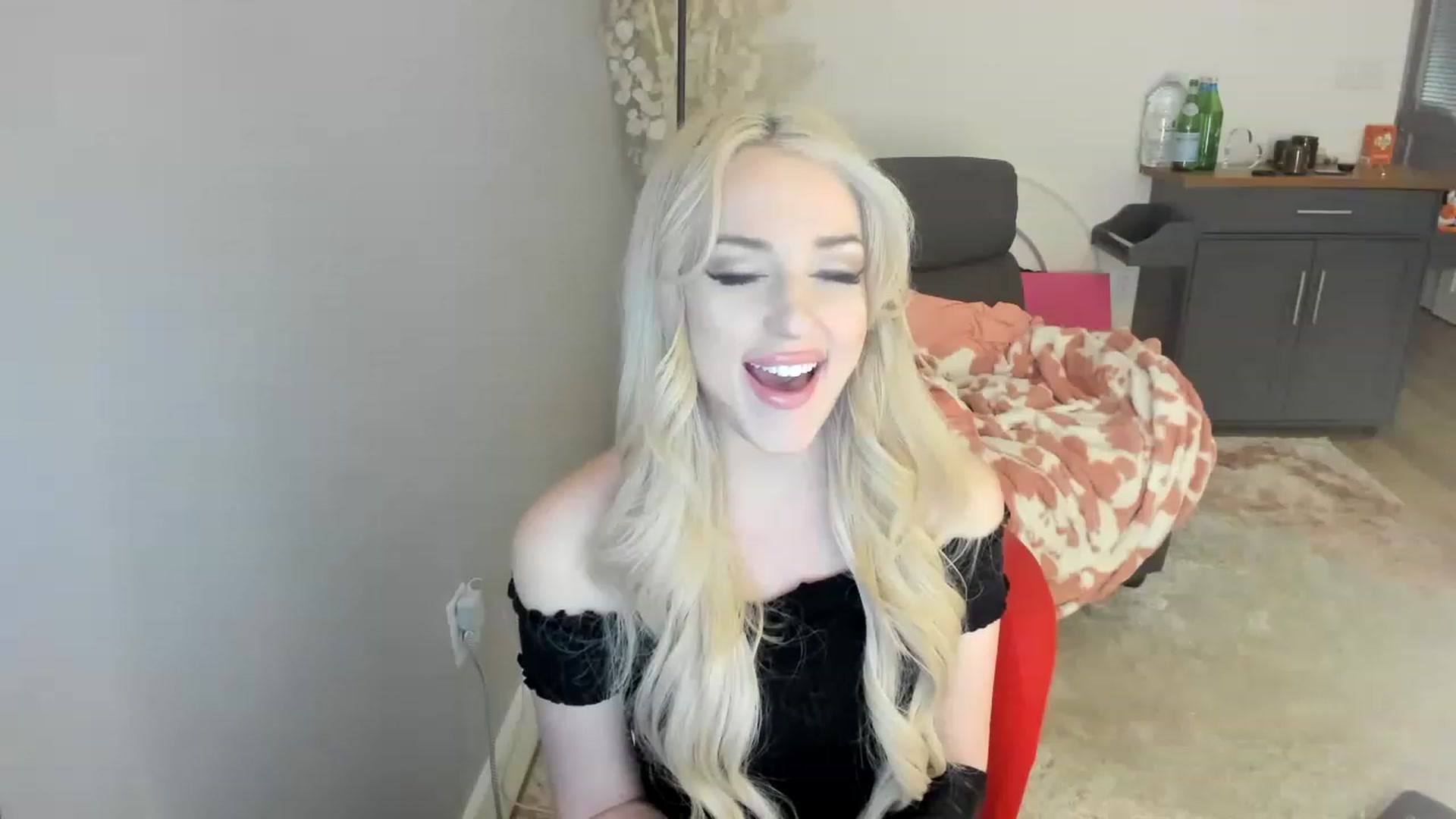 Gallery image thumbnail from CockCUMCages's myfreecams stream on, 04/12/2023, 02:17 image 16 of 20