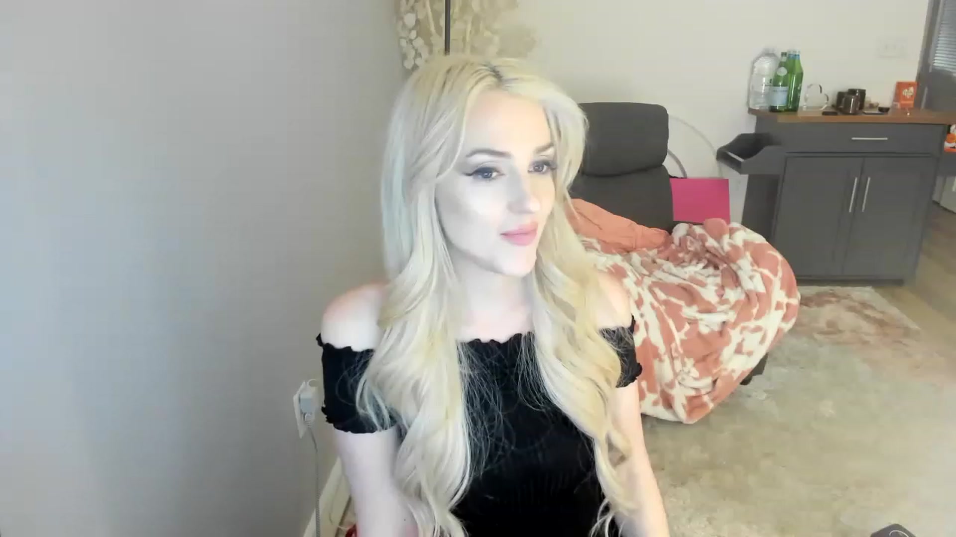 Gallery image thumbnail from CockCUMCages's myfreecams stream on, 04/12/2023, 05:09 image 13 of 20