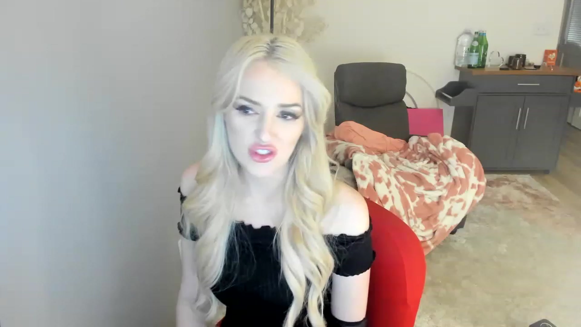 Gallery image thumbnail from CockCUMCages's myfreecams stream on, 04/12/2023, 05:09 image 17 of 20