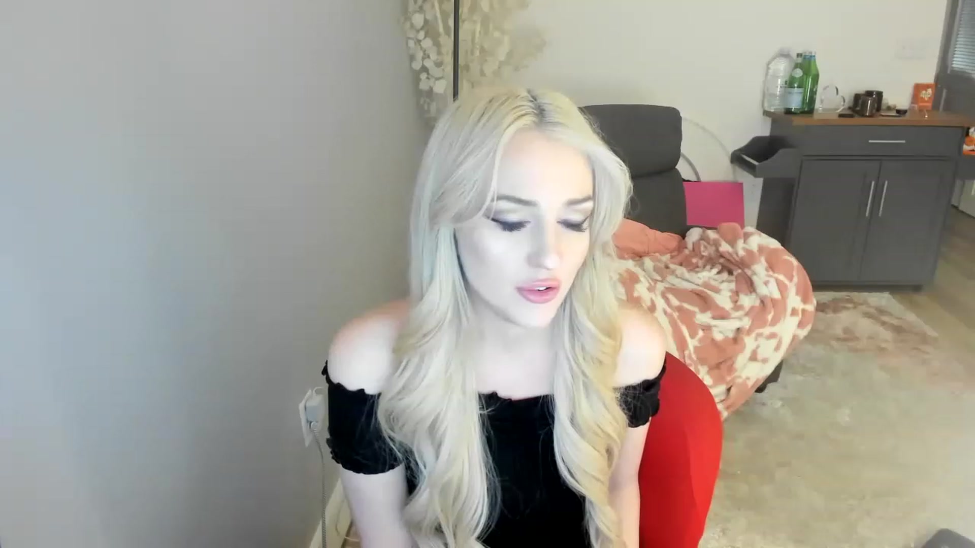Gallery image thumbnail from CockCUMCages's myfreecams stream on, 04/12/2023, 05:09 image 10 of 20