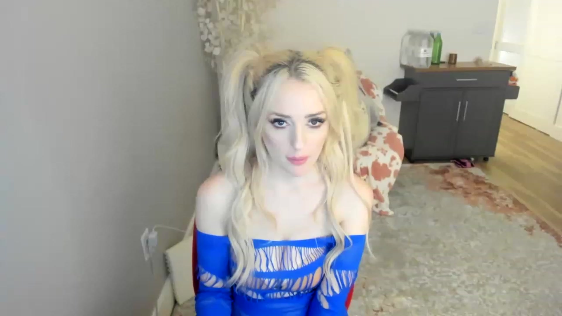 Gallery image thumbnail from CockMilkDomme's myfreecams stream on, 12/29/2022, 13:40 image 10 of 20