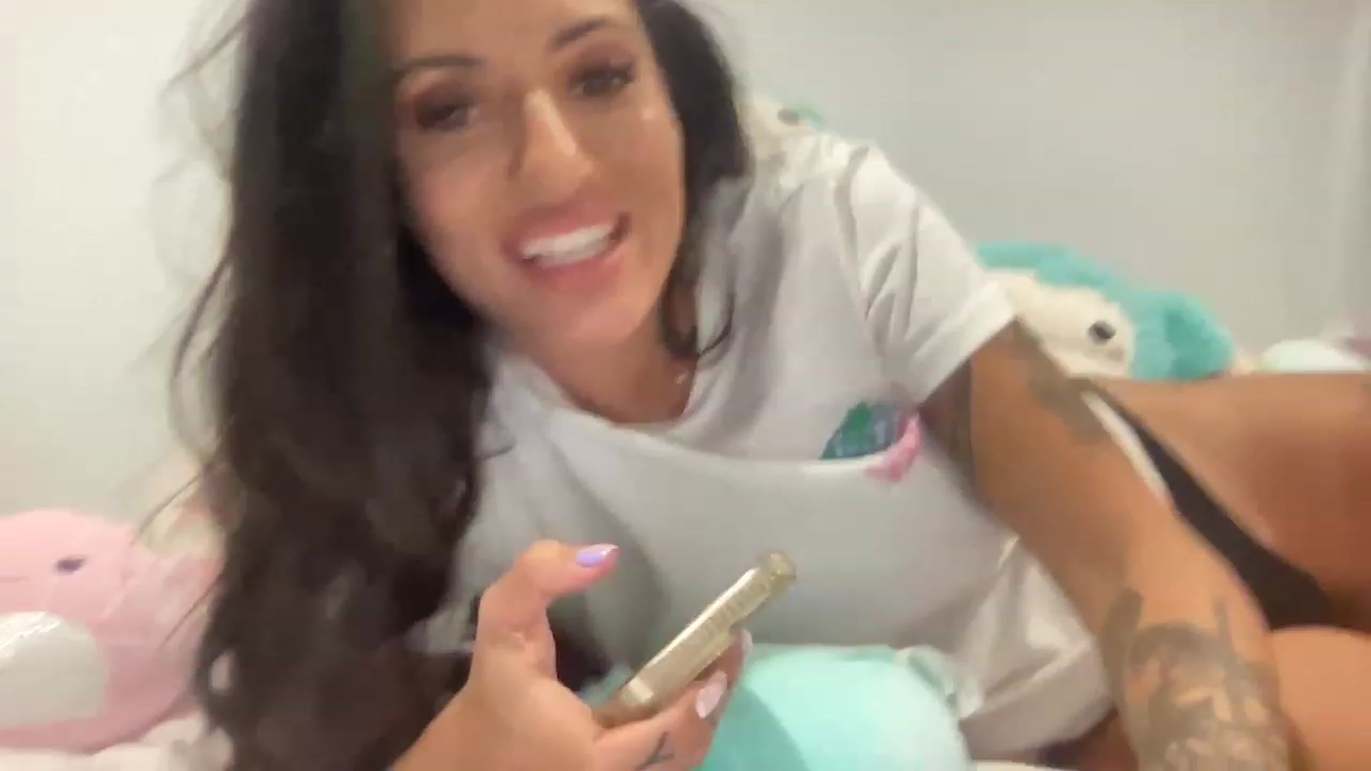 Gallery image thumbnail from CocoBaeOnMFC's myfreecams stream on, 11/26/2022, 12:59 image 18 of 20