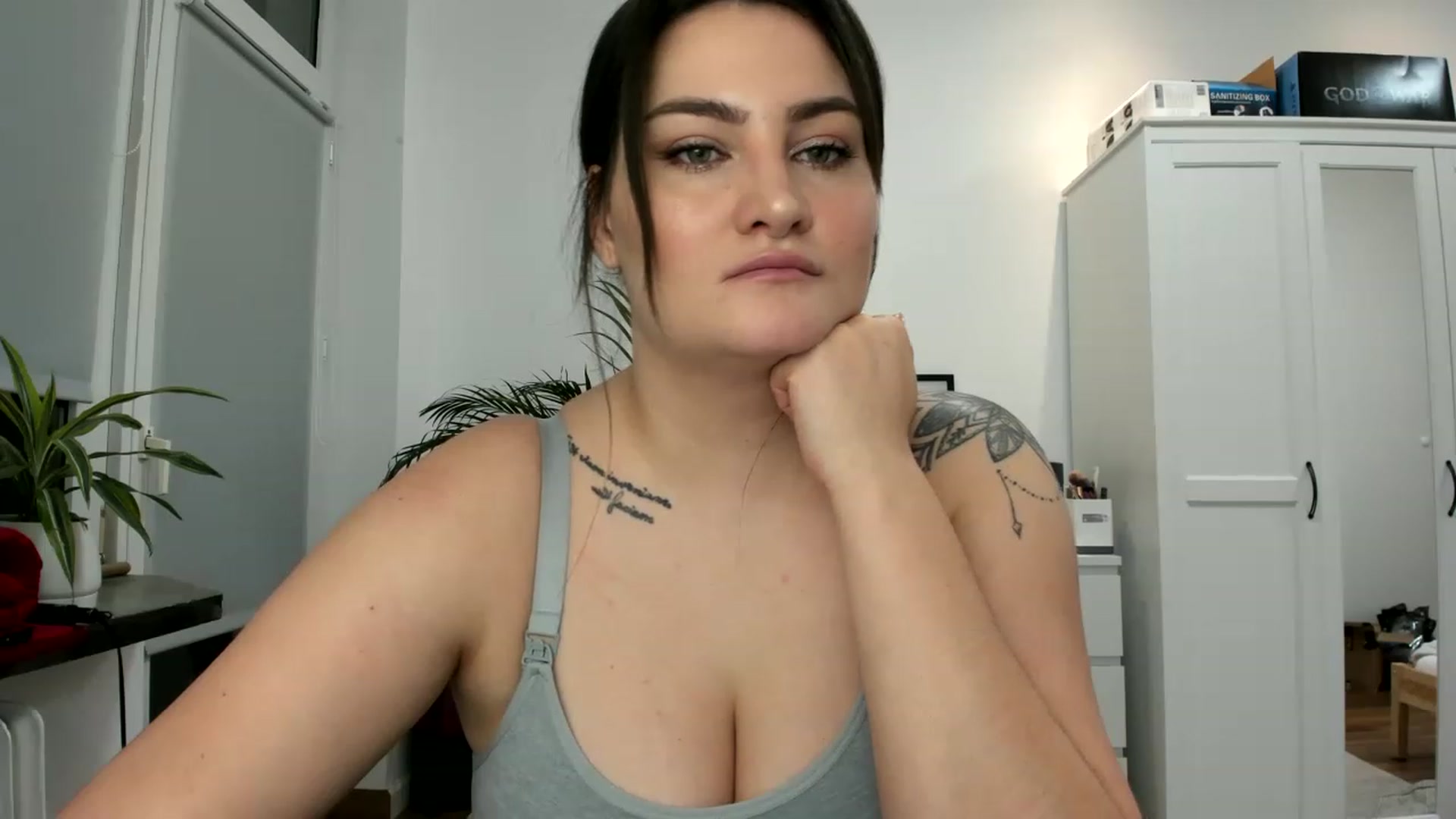 Gallery image thumbnail from CocoCartel's myfreecams stream on, 01/11/2023, 24:09 image 2 of 20