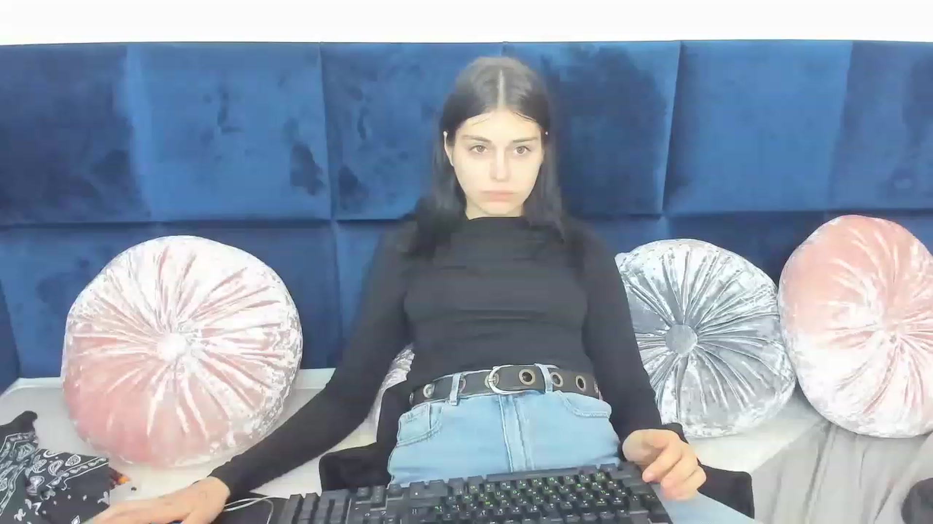 Gallery image thumbnail from CocoChanelka's myfreecams stream on, 01/16/2023, 18:02 image 9 of 20