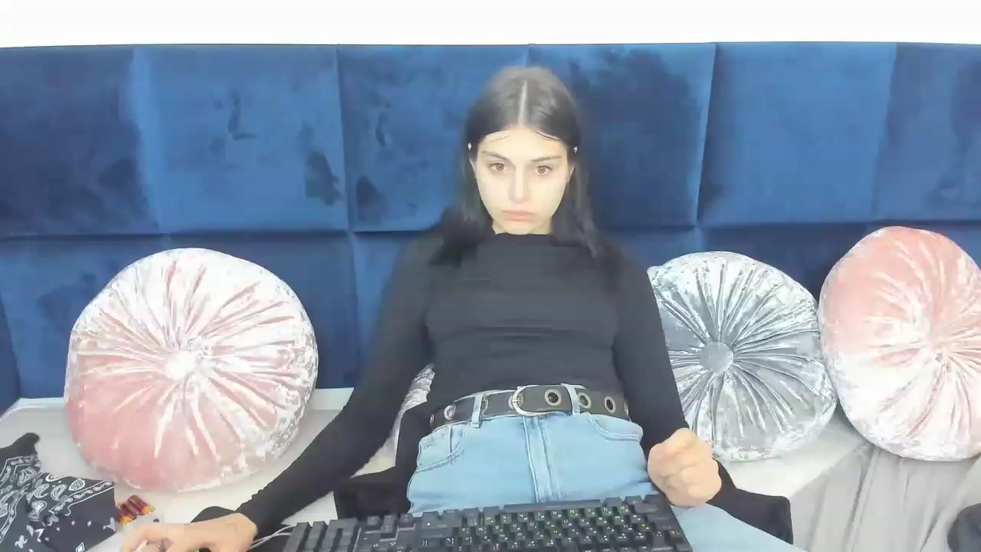 Gallery image thumbnail from CocoChanelka's myfreecams stream on, 01/16/2023, 18:02 image 12 of 20