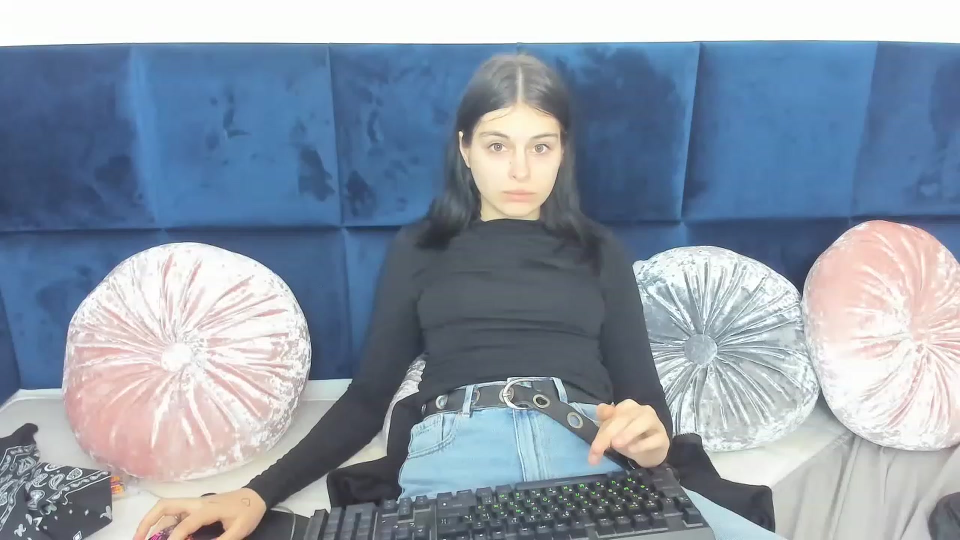Gallery image thumbnail from CocoChanelka's myfreecams stream on, 01/16/2023, 18:02 image 5 of 20
